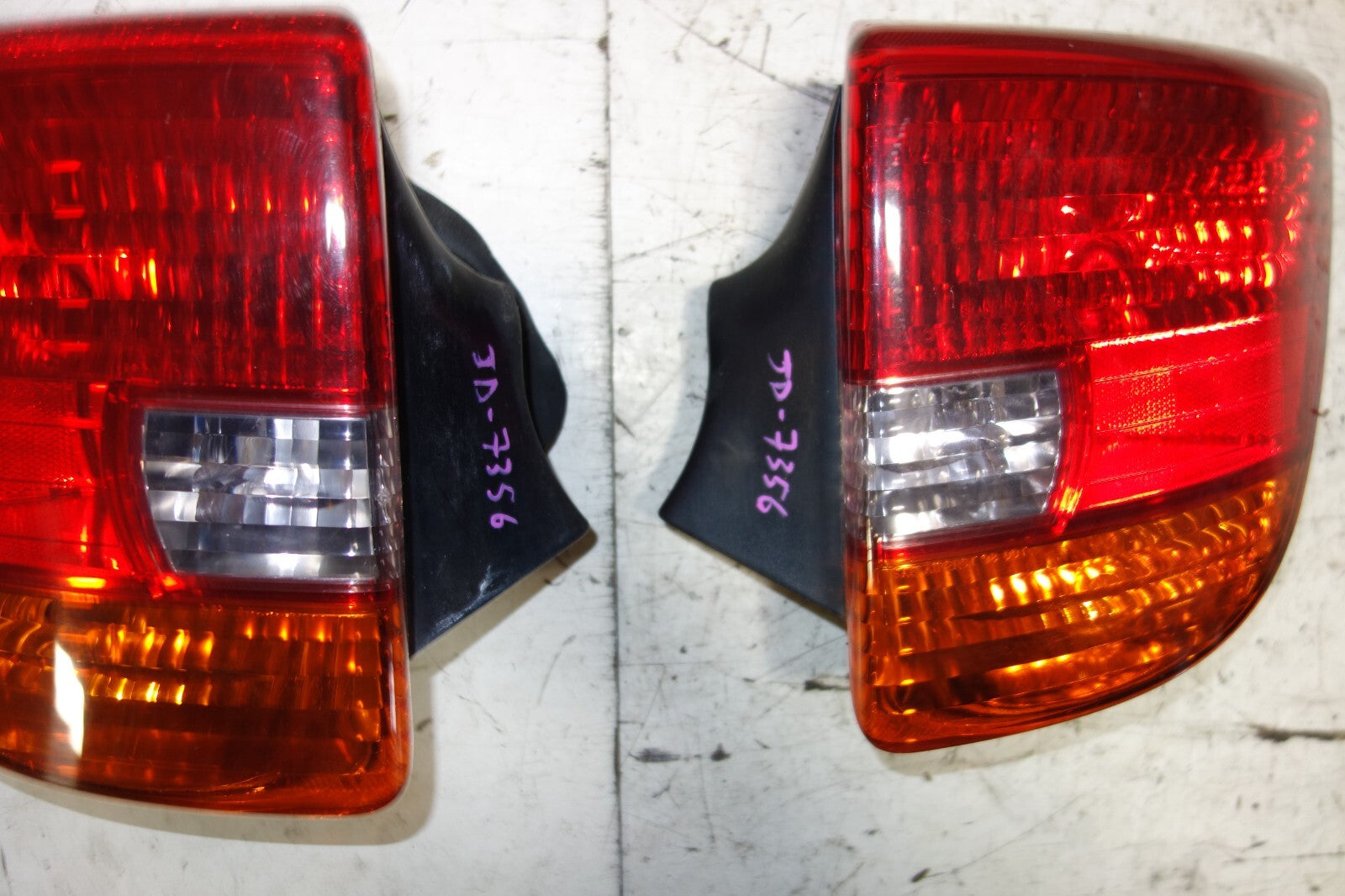 JDM 2000-2005 TOYOTA CELICA OEM TAIL LIGHTS LEFT & RIGHT TAIL LAMPS 2000-2005