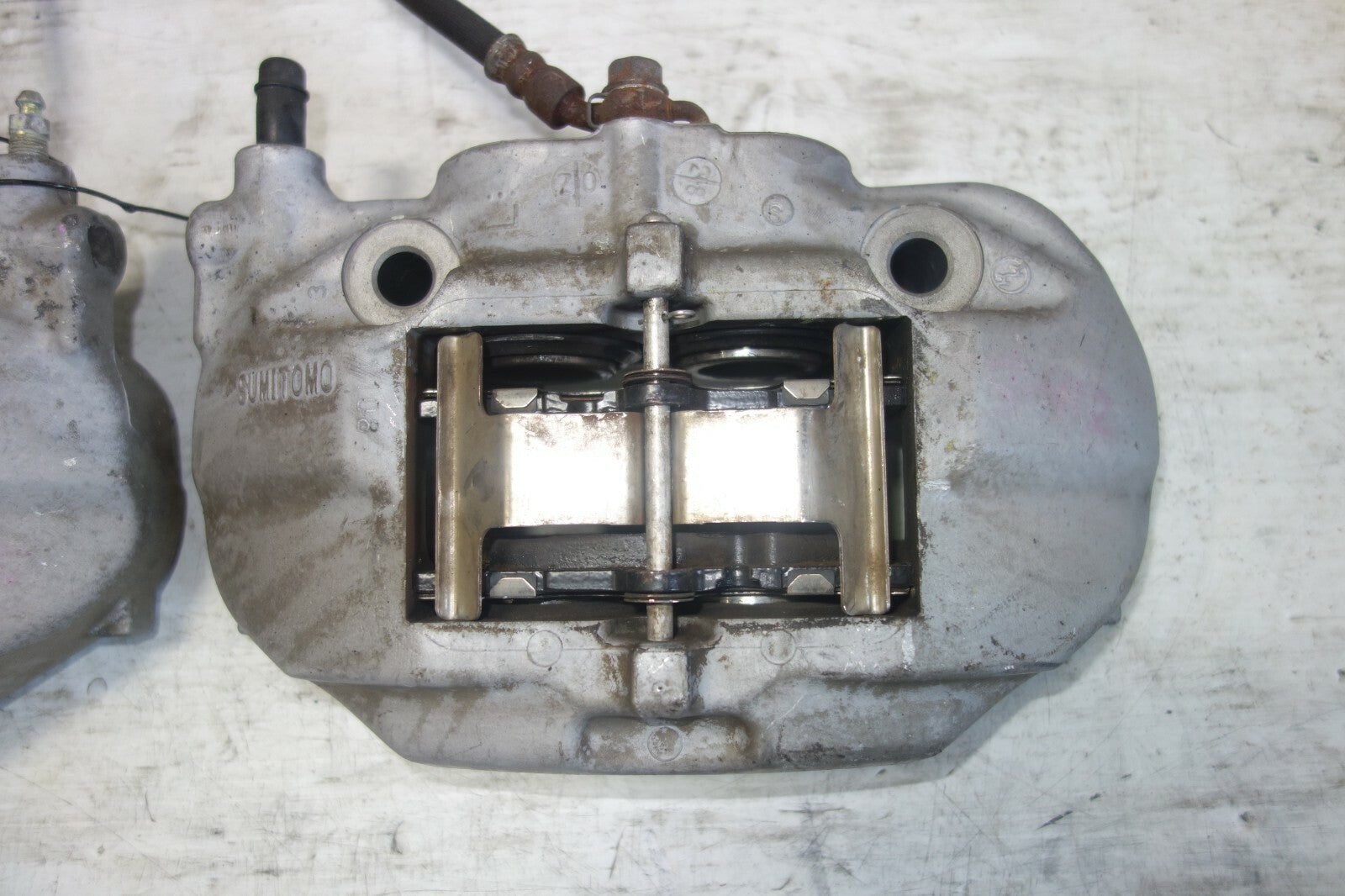 JDM 2001-2006 LEXUS LS430 OEM FRONT 4 PISTON BRAKE CALIPERS LEFT & RIGHT UCF31