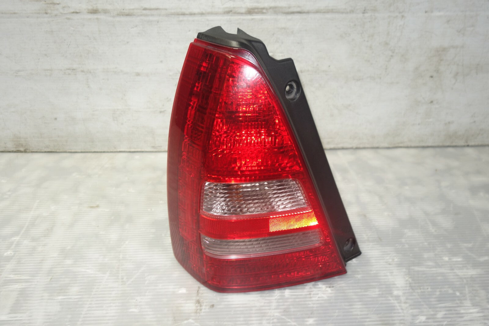 JDM 2003-2005 SUBARU FORESTER STi SG5 SG OEM TAIL LIGHT LAMP LEFT SIDE 2003-2005