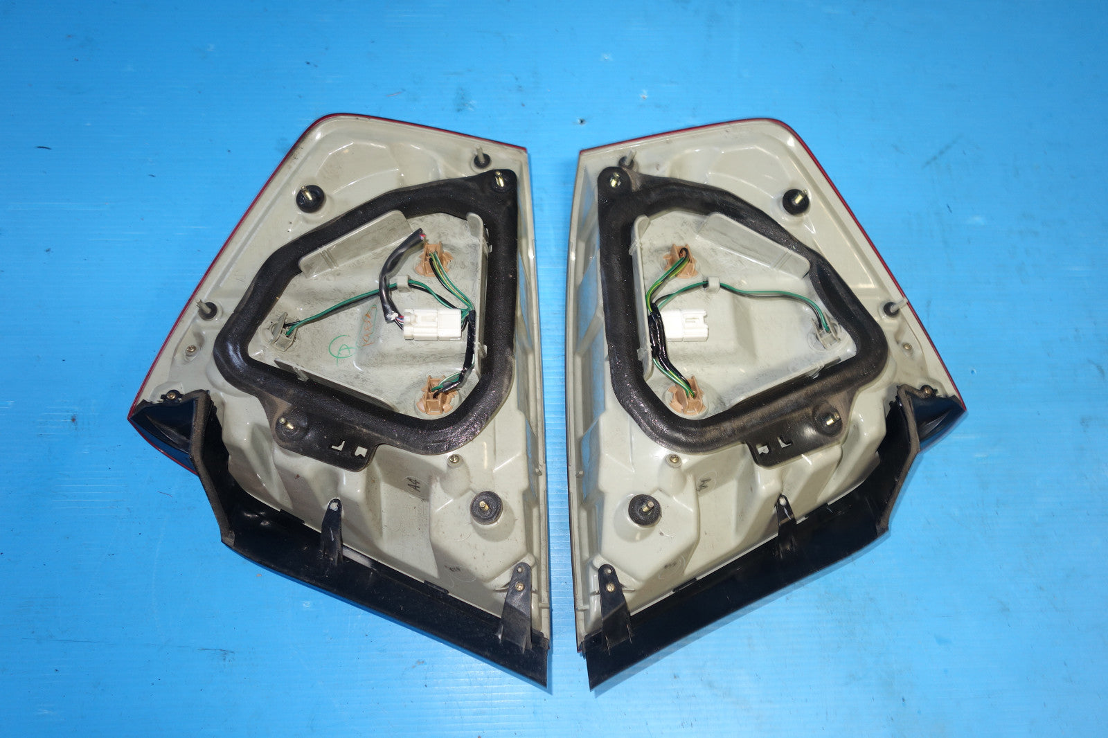 JDM Infiniti M35 M45 / Fuga OEM Tail Lights Lamps Taillights Rare 2006-2010