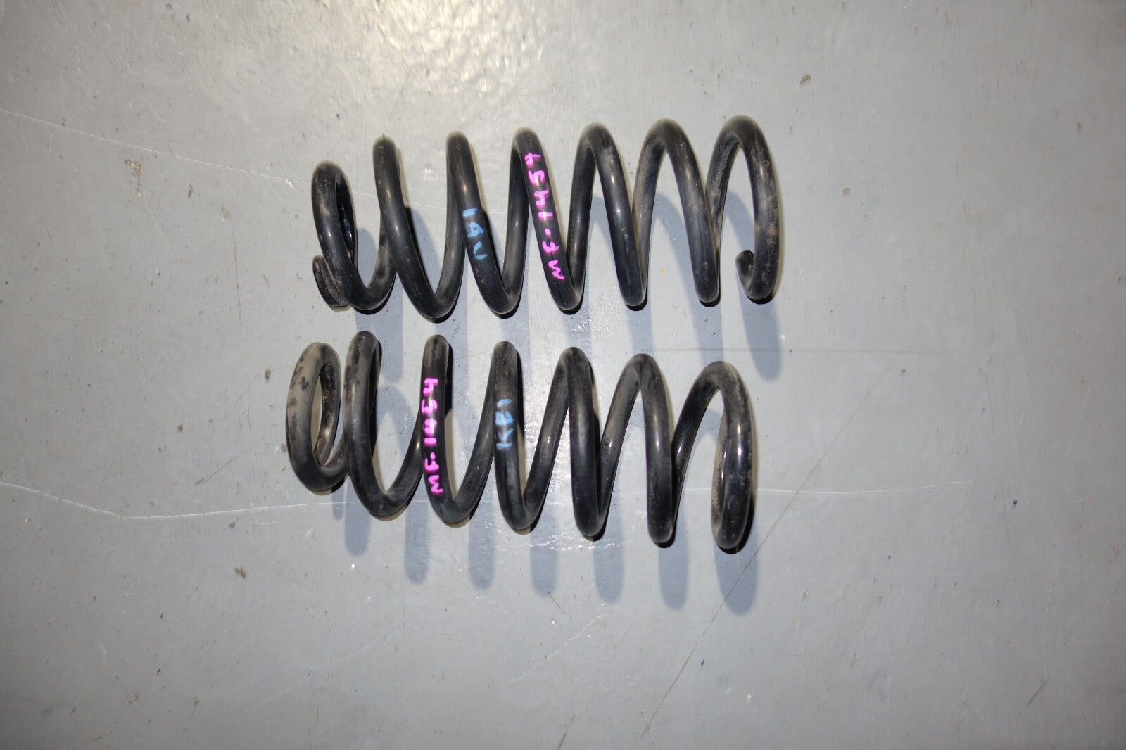 JDM 2005-2008 ACURA RL KB1 OEM REAR SPRINGS Fits : RL HONDA LEGEND JAPAN