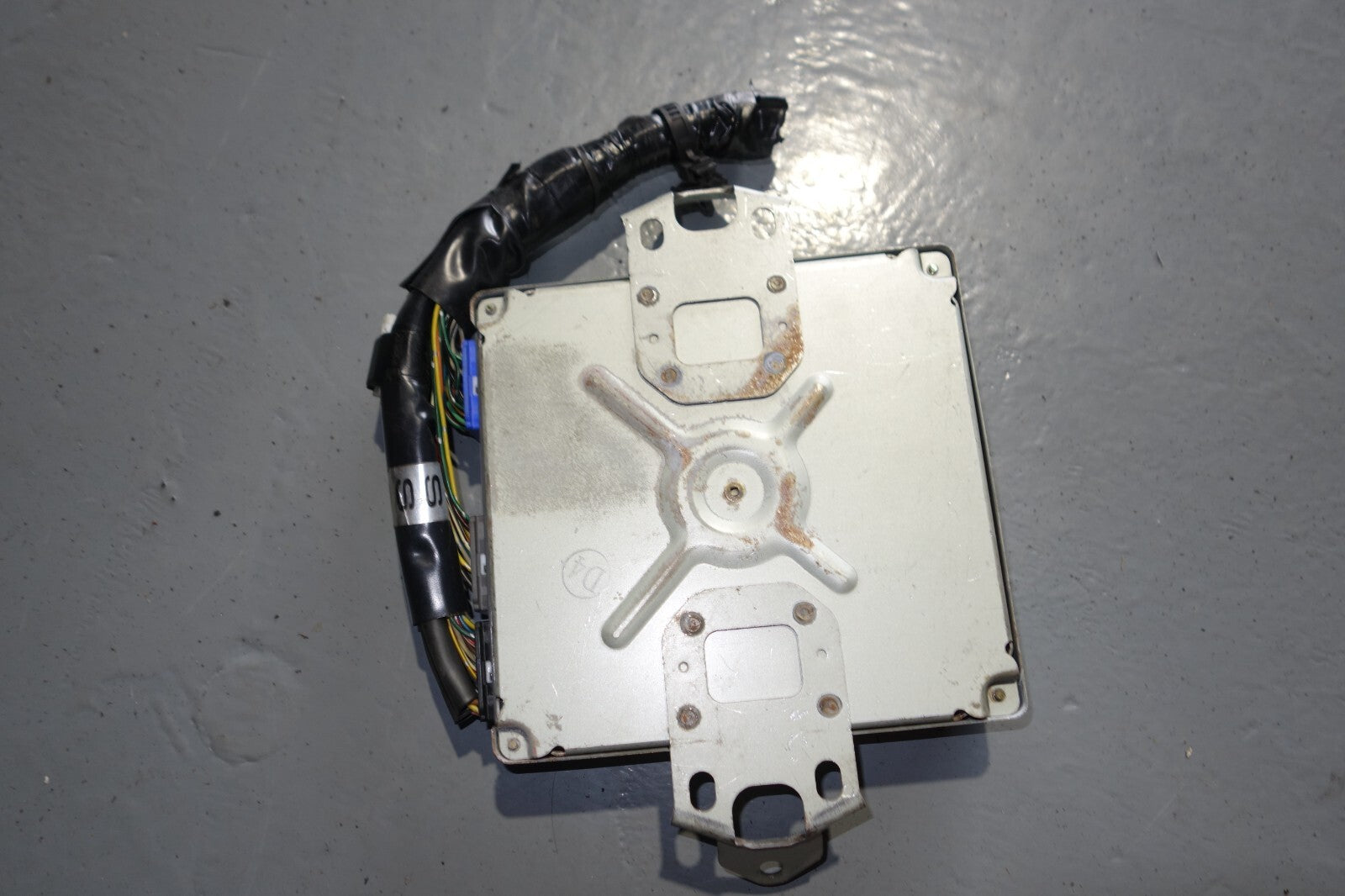 JDM SUBARU FORESTER STi SF5 TURBO ECU COMPUTER EJ20-T EJ205 COMPUTER 22611AG380