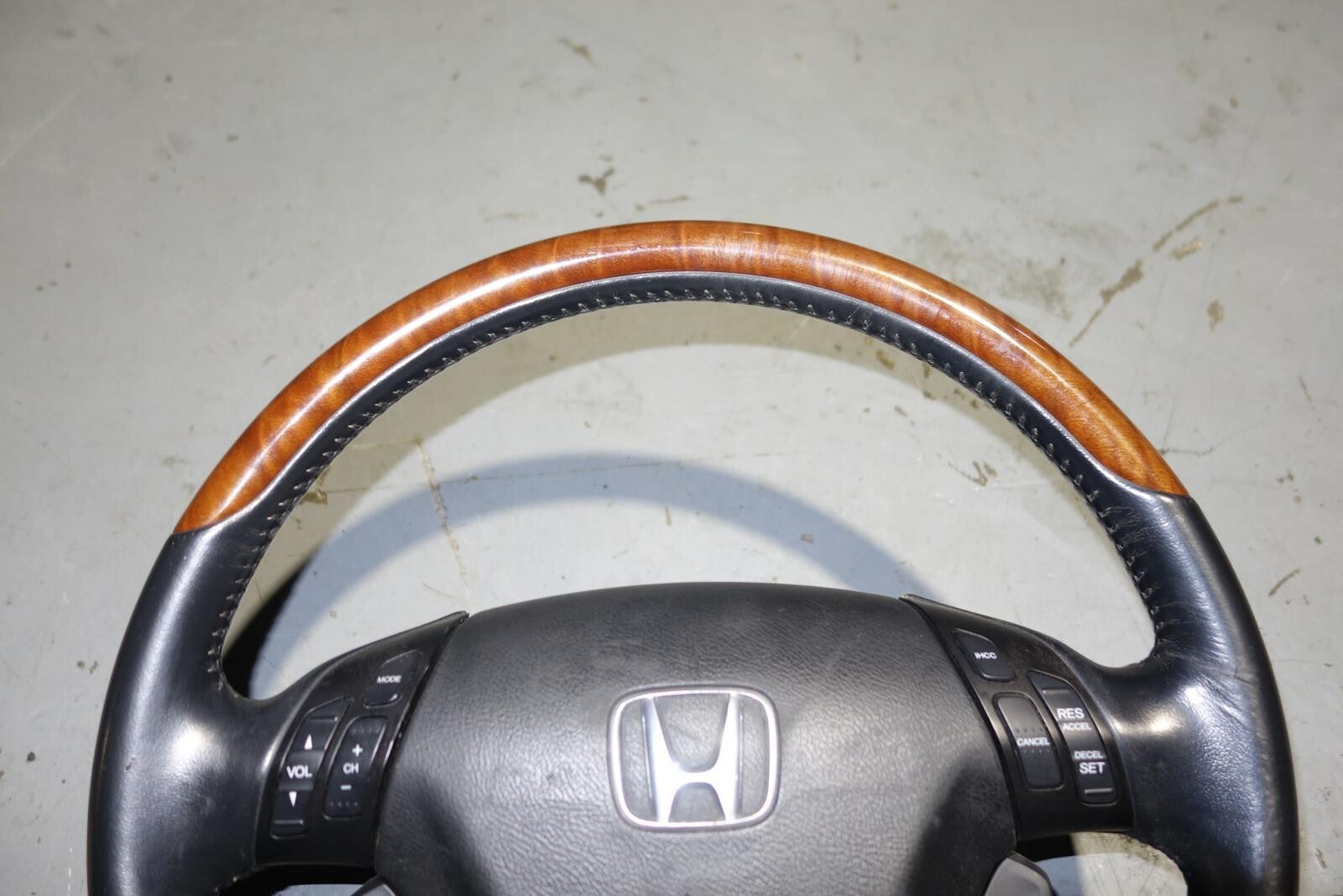 JDM 2003-2004-2005-2006-2007 Honda Inspire UC1 OEM Honda Accord Steering Wheel