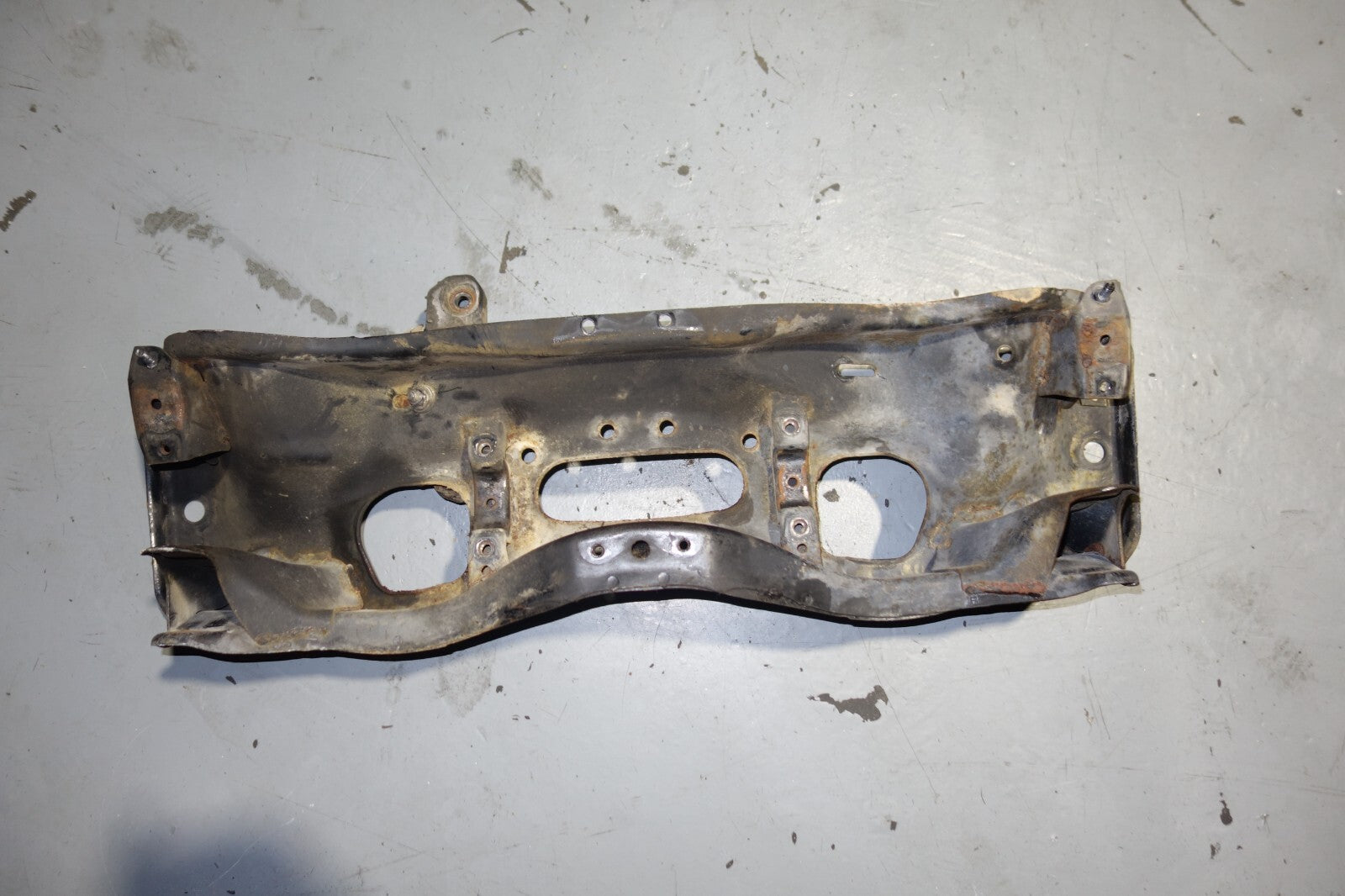 JDM 00-04 SUBARU LEGACY B4 TWIN TURBO EJ208 FRONT SUBFRAME CRADLE CROSSMEMBER