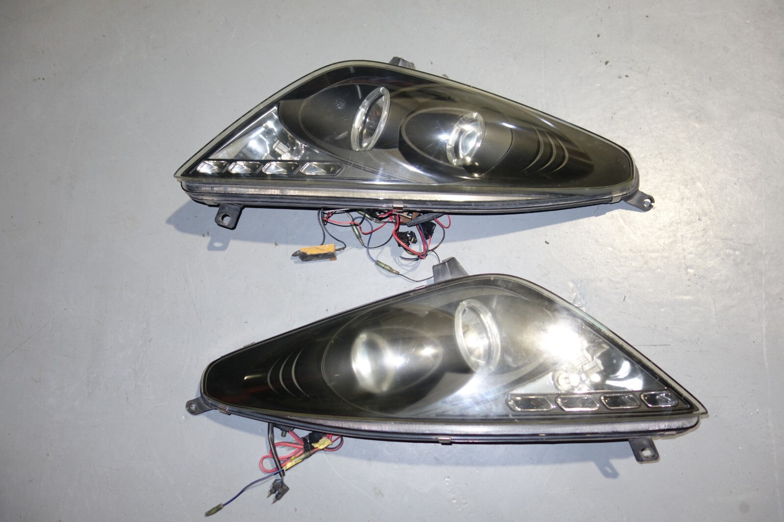 JDM 2000-2005 TOYOTA CELICA HEAD LIGHTS LEFT & RIGHT HEAD LAMPS 2000-2005