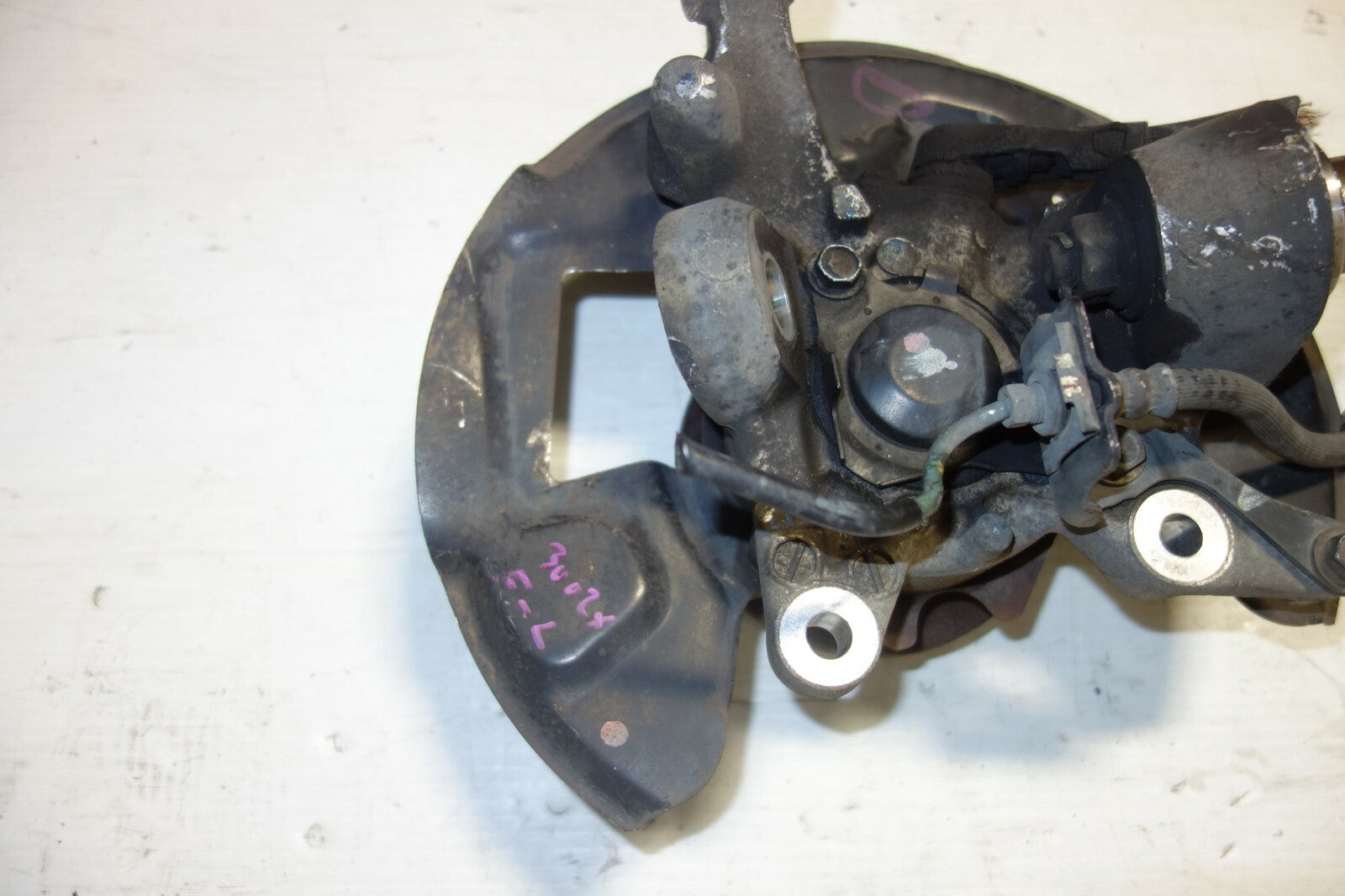 JDM Nissan 300zx Front Left Wheel Hub Bearing Spindle Low Mileage 1990-1996