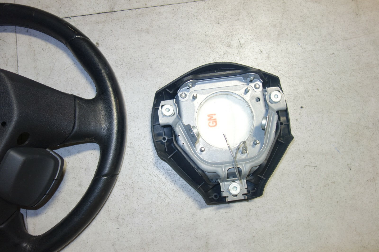 JDM SUBARU LEGACY MOMO STEERING WHEEL GT BP BPE BP5 BL5 BL9 BP9 KOUKI 2004-2009