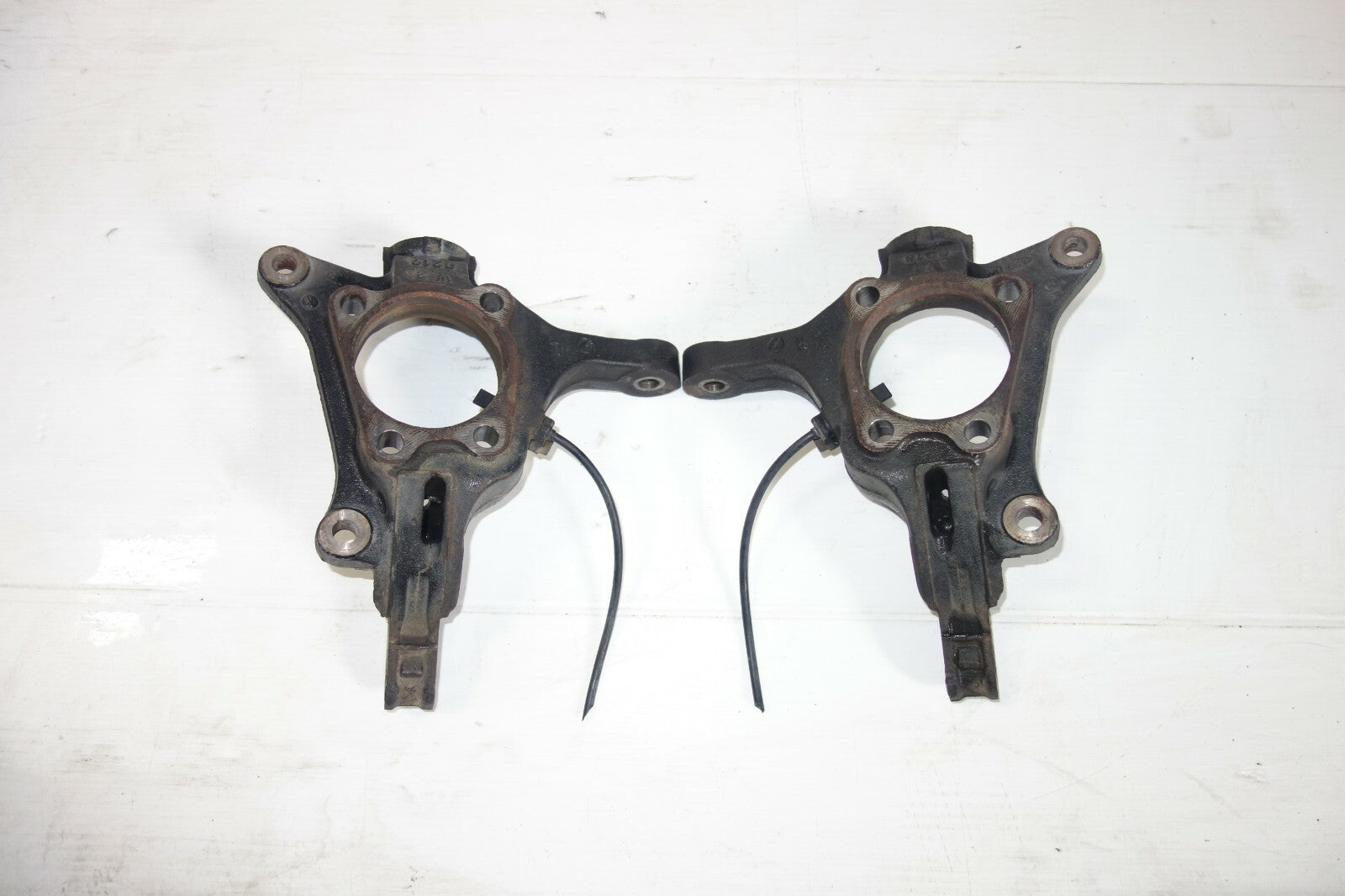 Impreza Subaru WRX Knuckle Spindle Front 2008-2014 Left & Right ORIGINAL SUBARU