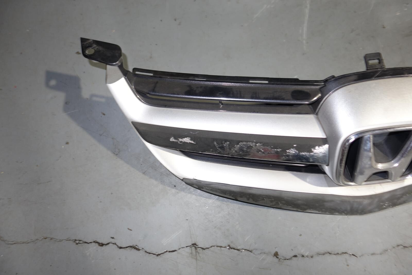 JDM 2005-2008 GENUINE ACURA RL KB1 OEM FRONT GRILLE HONDA LEGEND KB1 GRILL