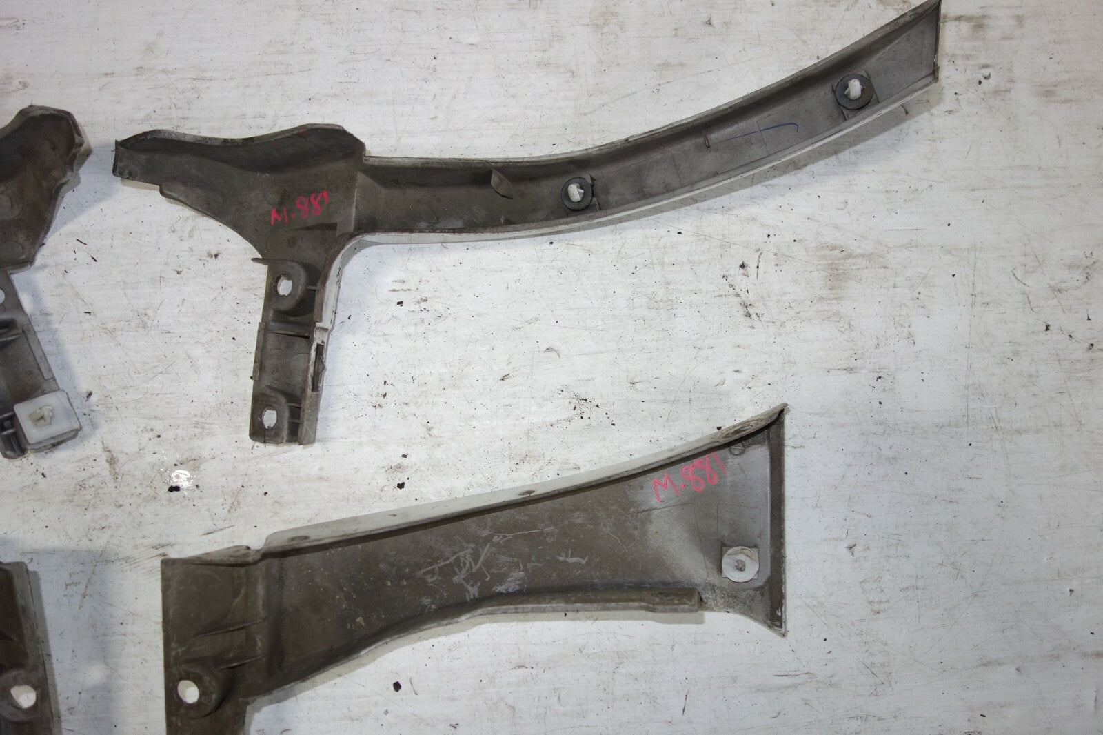 JDM 1998-2002 SUBARU FORESTER STi SF5 OEM SIDE SKIRTS FENDER FILLERS FORESTER