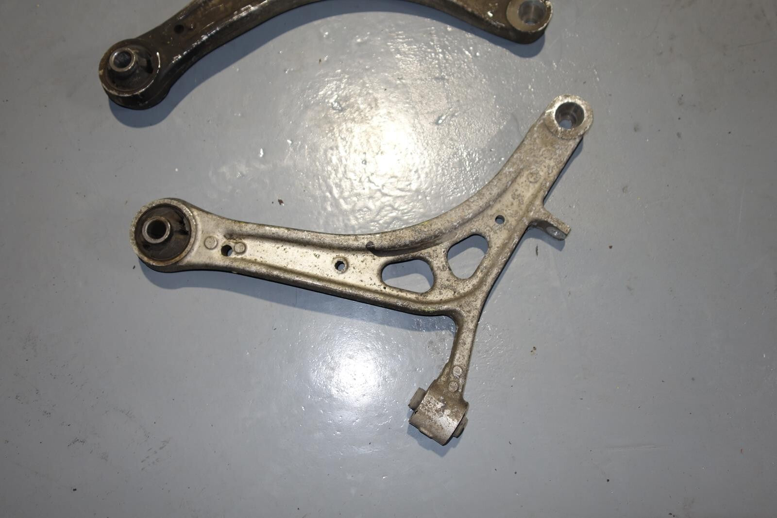 JDM SUBARU LEGACY OUTBACK OEM SPEC-B ALUMINUM FRONT LOWER CONTROL ARM 2005-2009