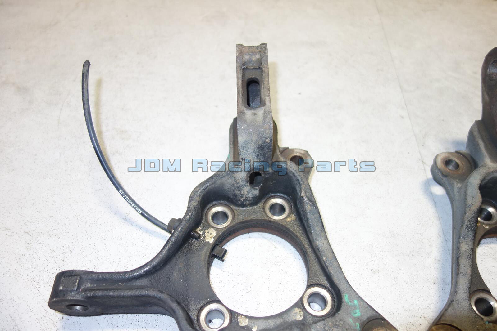 2009-2014 Subaru Forester Front Wheel Knuckle Suspension 28313AG020 28313AG030