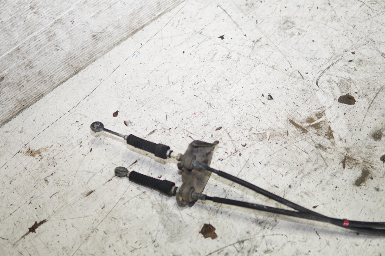 JDM 2001-2005 TOYOTA CELICA ZZT231 OEM SHIFTER CABLE 6 SPEED MANUAL M/T MF-568