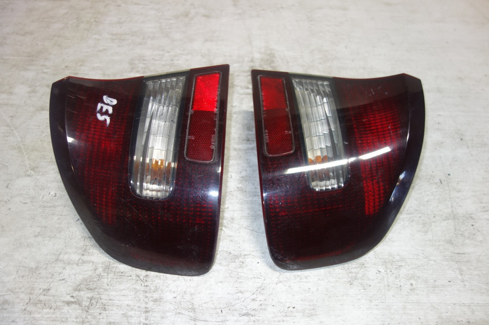 JDM Subaru Legacy Rear Tail Lights Lamps Sedan BE5 2000-2004