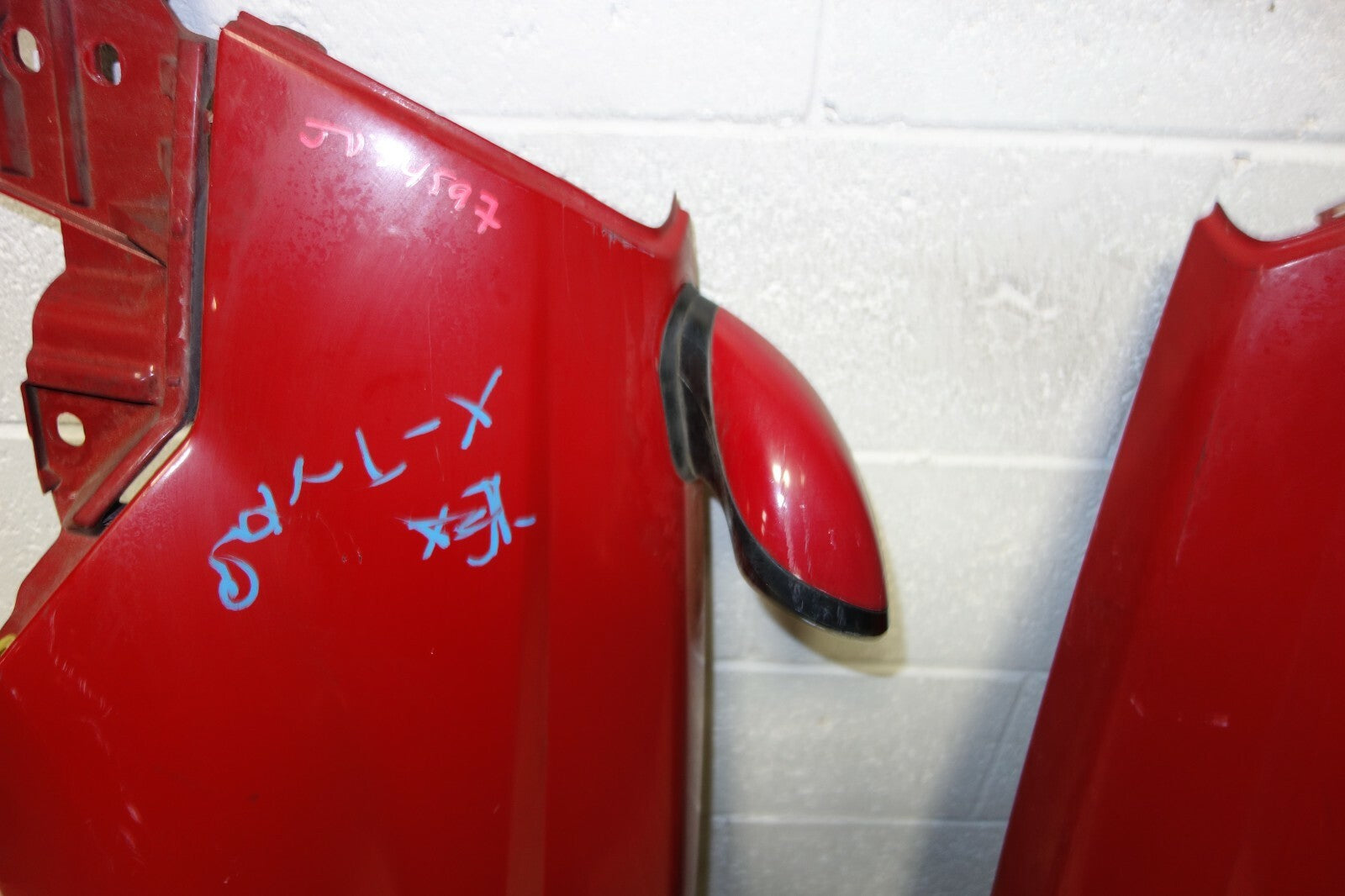 JDM Nissan X-Trail GT OEM Fenders Left & Right Pair PNT30 Japan