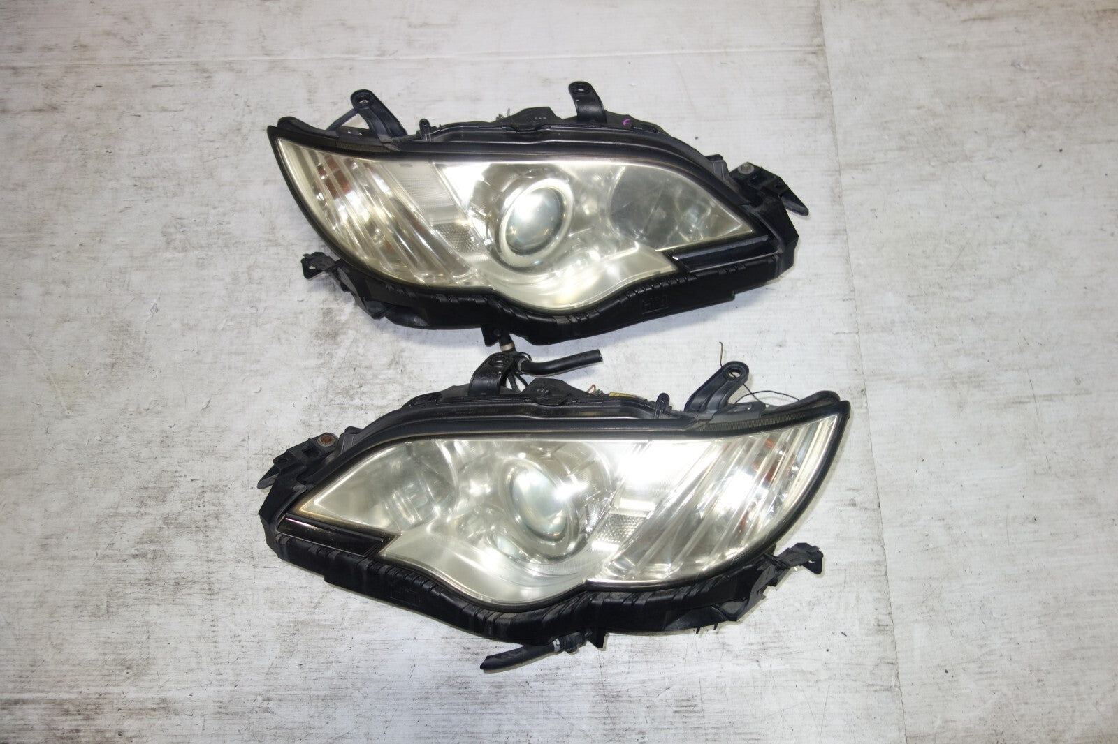 JDM 2008-2009 GENUINE SUBARU LEGACY USED OEM HID HEAD LIGHTS LAMPS BLE BP5 BP9