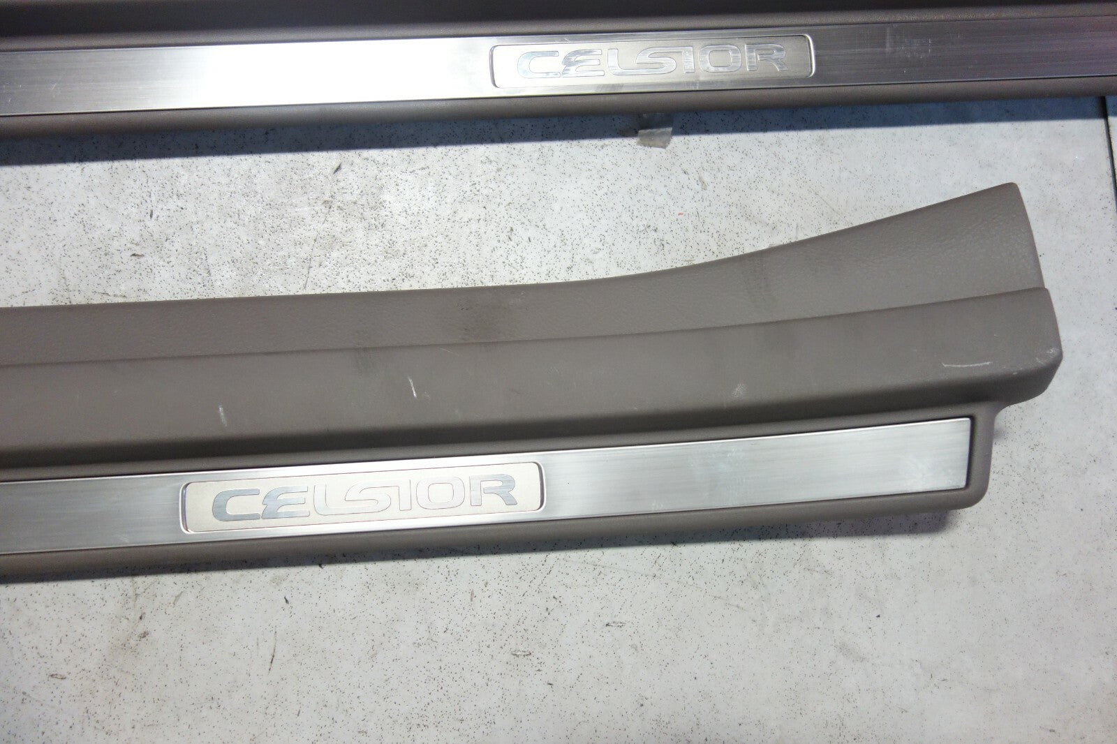 JDM Lexus LS430 Toyota Celsior Door Sills Scuff Plates 2001-2006 UCF30 UCF31