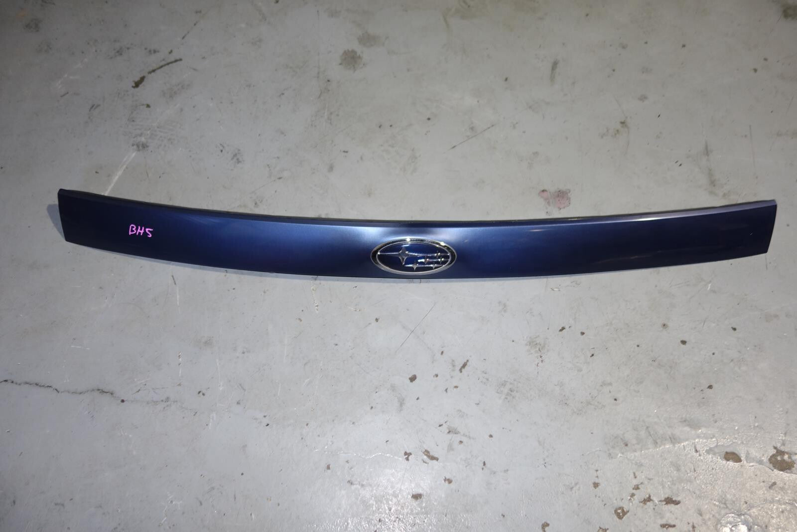 JDM Subaru Forester Rear Garnish 2009 2010 2011 2012 2013 SH5 SH9 Center Garnish