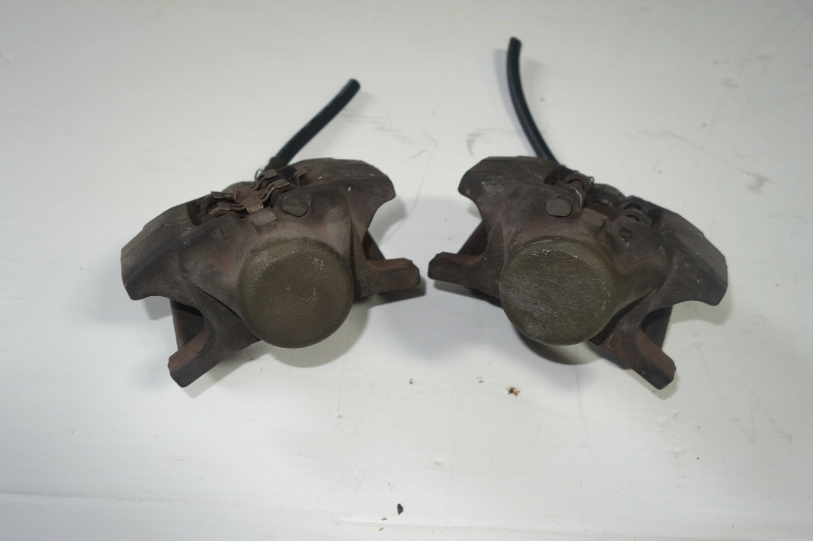 JDM 2001-2005 IS300 SXE10 LEXUS GENUINE REAR BRAKE CALIPERS OEM LEFT & RIGHT