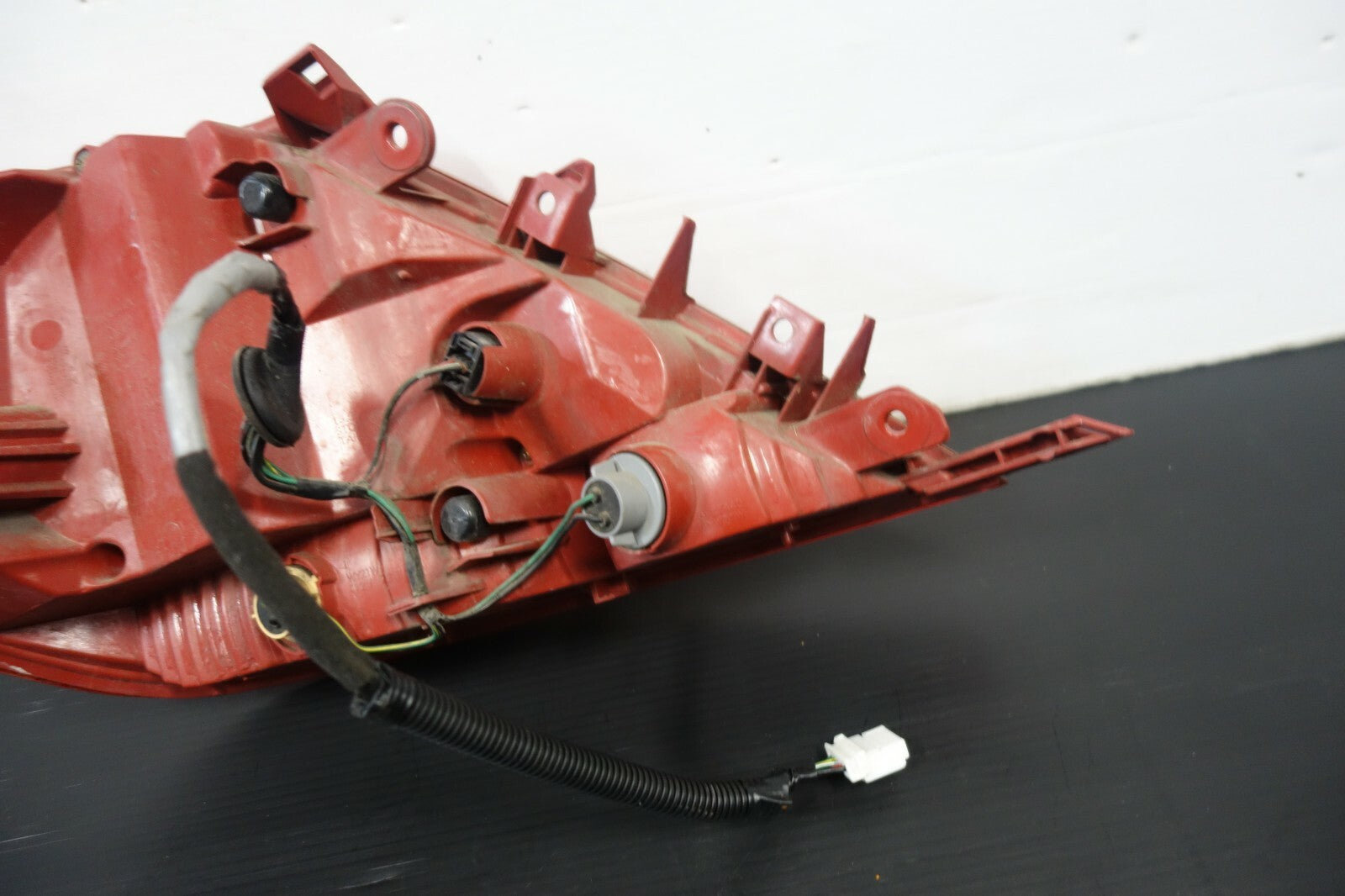 JDM Acura RL Rear Right Side Tail Light Lamp Passenger RH KB1 2005-2008 GENUINE