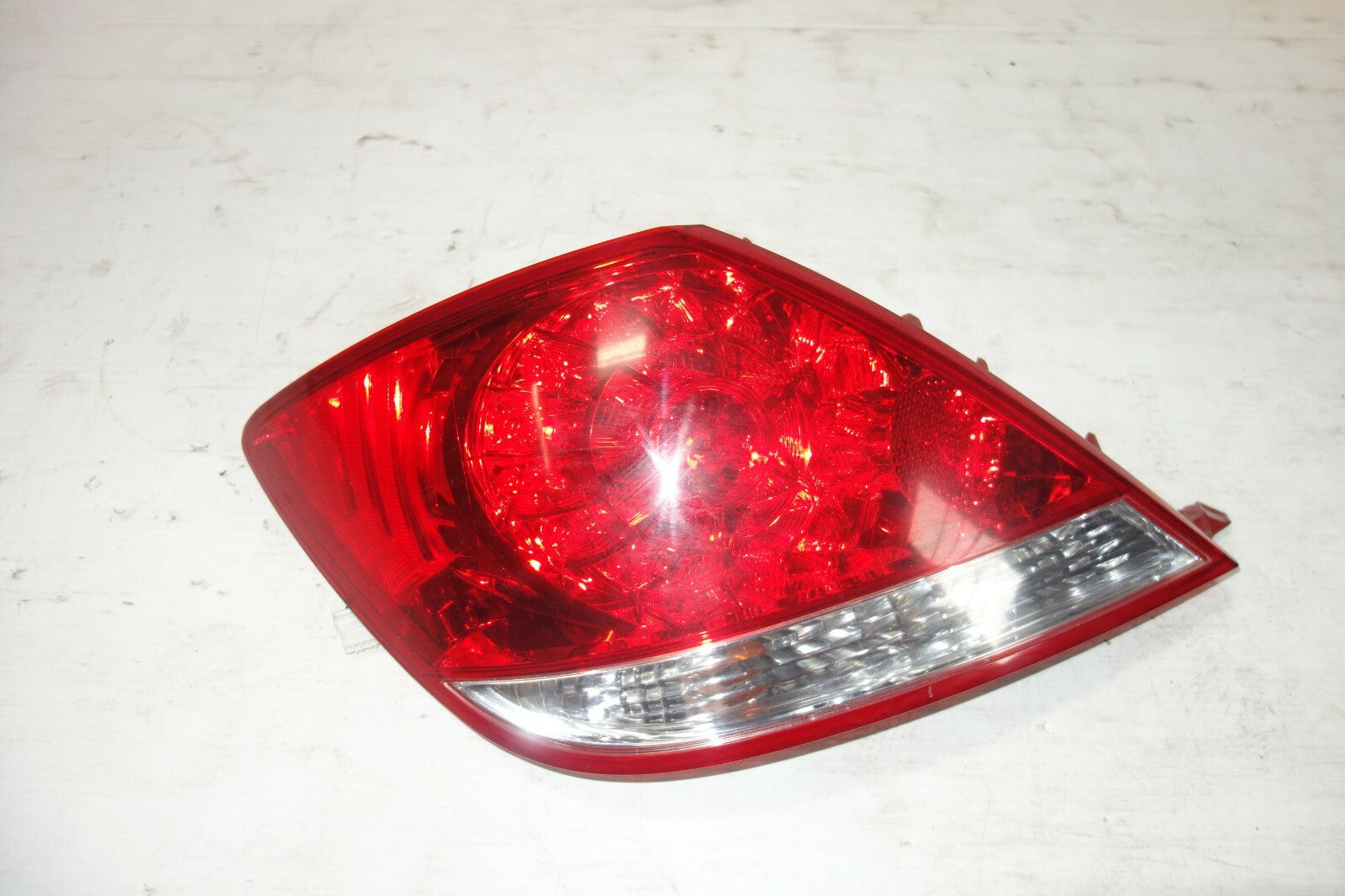 JDM 2005-2008 ACURA 3.5 RL OEM LEFT SIDE TAIL LIGHT GENUINE TAILLIGHT LAMP