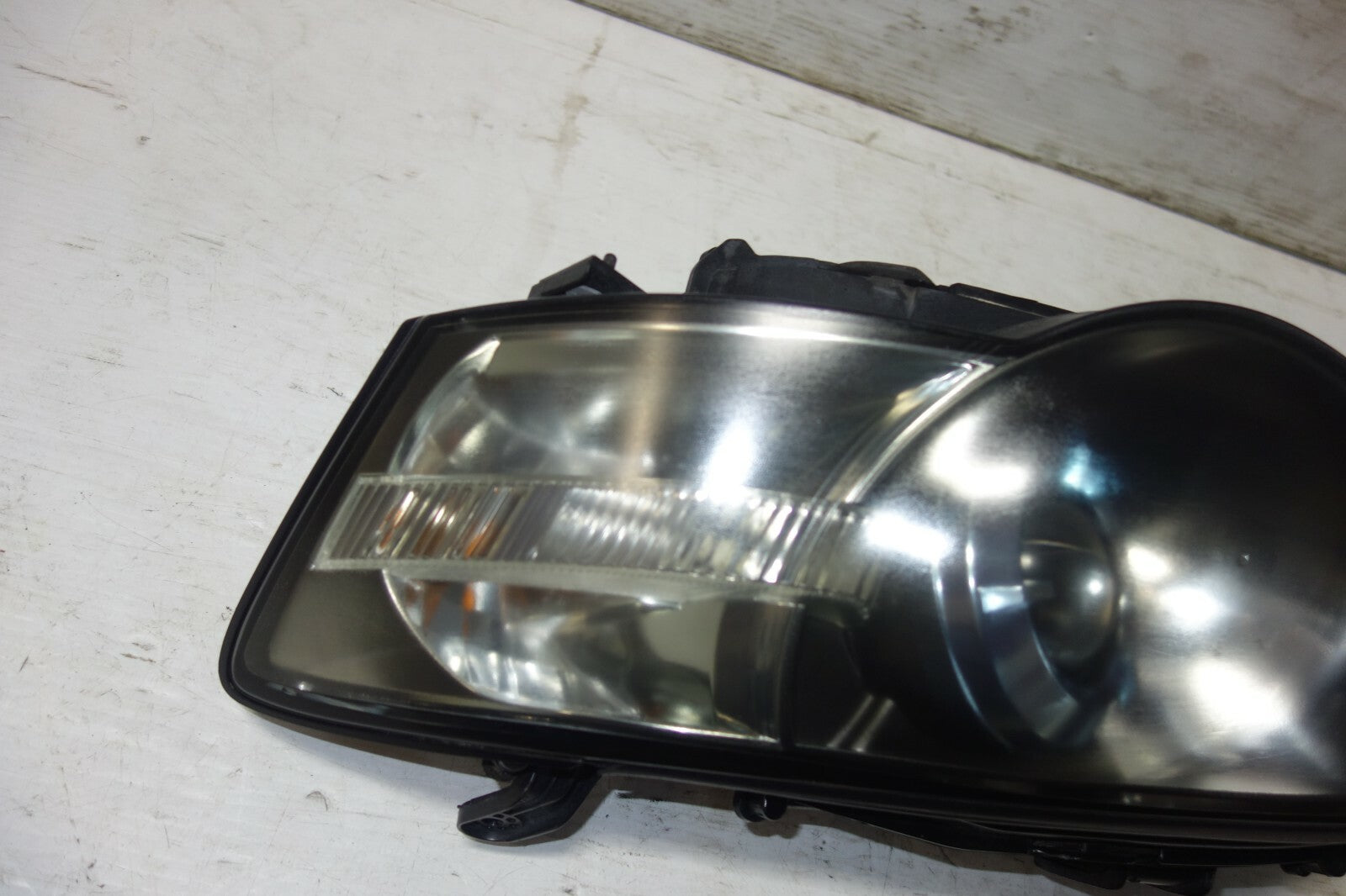 JDM 2005-2007 GENUINE SUBARU LEGACY OEM USED HID HEAD LIGHTS LAMPS SPEC B BPE