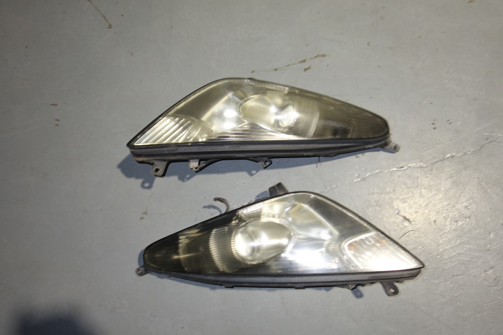 JDM 2000-2005 TOYOTA CELICA HEAD LIGHTS LEFT & RIGHT HEAD LAMPS 2000-2005