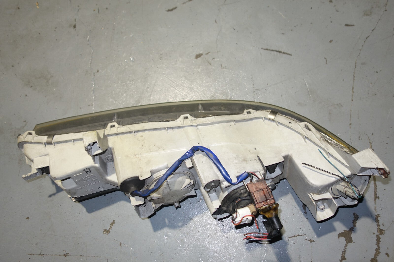 JDM 1994-2001 HONDA ACURA INTEGRA HEAD LIGHT DC2 OEM LEFT DRIVER SIDE USED