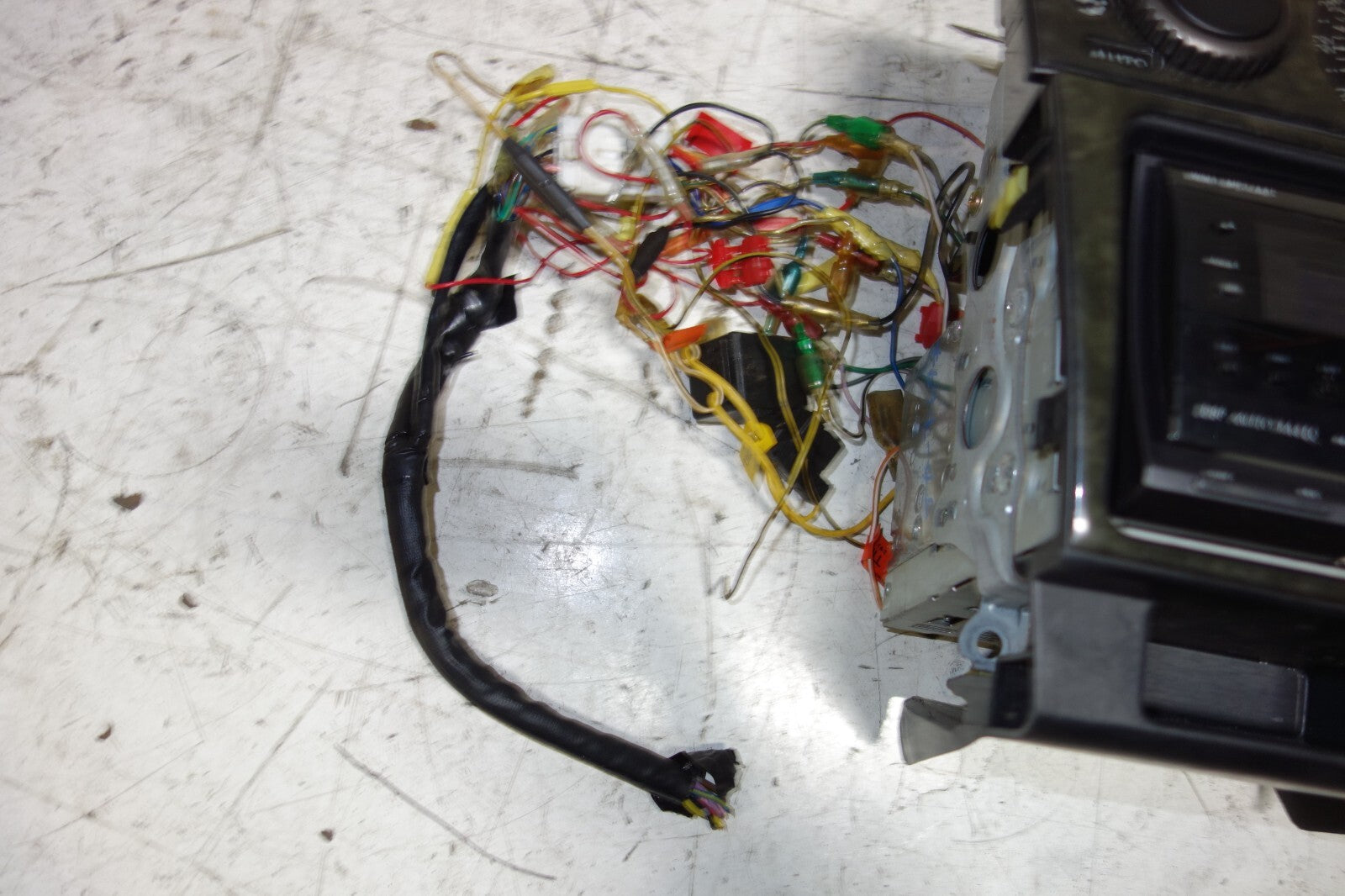 JDM TOYOTA ALTEZZA IS300 IS200 SXE10 GXE10 A/C CONTROL UNIT PIONEER CD PLAYER
