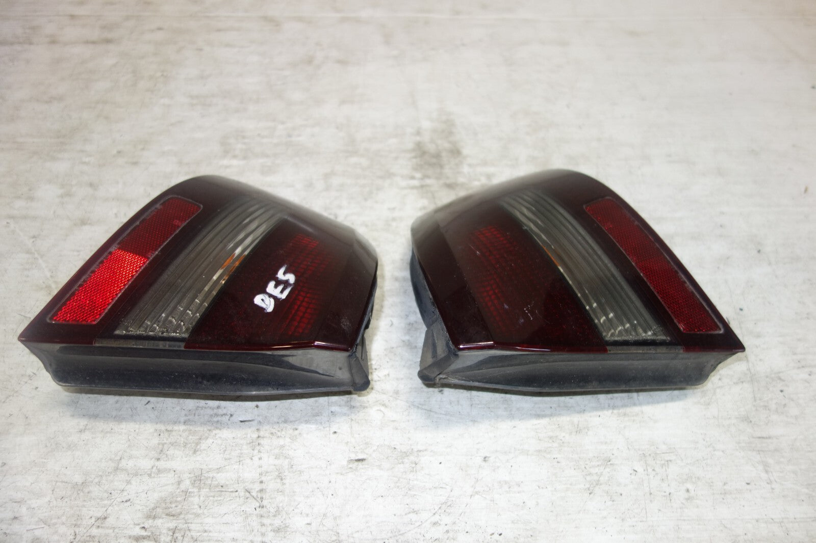 JDM Subaru Legacy Rear Tail Lights Lamps Sedan BE5 2000-2004