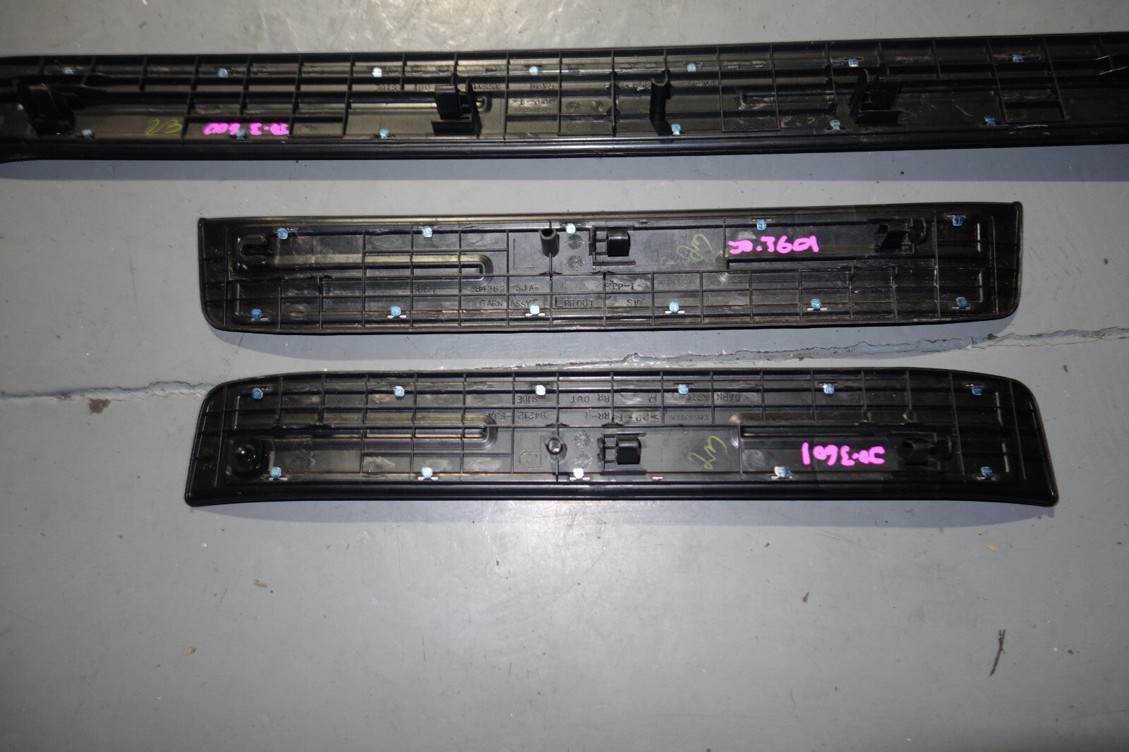 JDM ACURA RL HONDA LEGEND KB1 OEM DOOR SILLS TRIM SCUFF PLATES SIDE STEPS 05-08