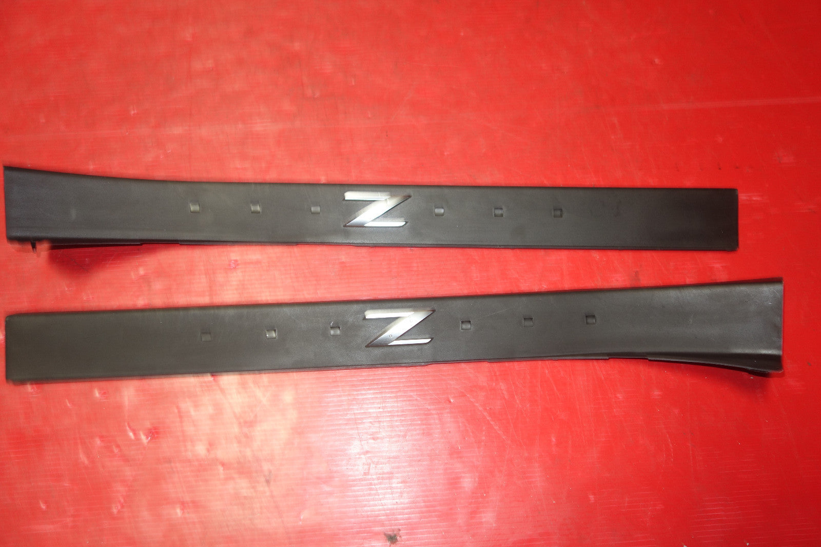 JDM Nissan 350z Z33 OEM Door Sills Side Steps Trim Panel 2003-2005 #5478