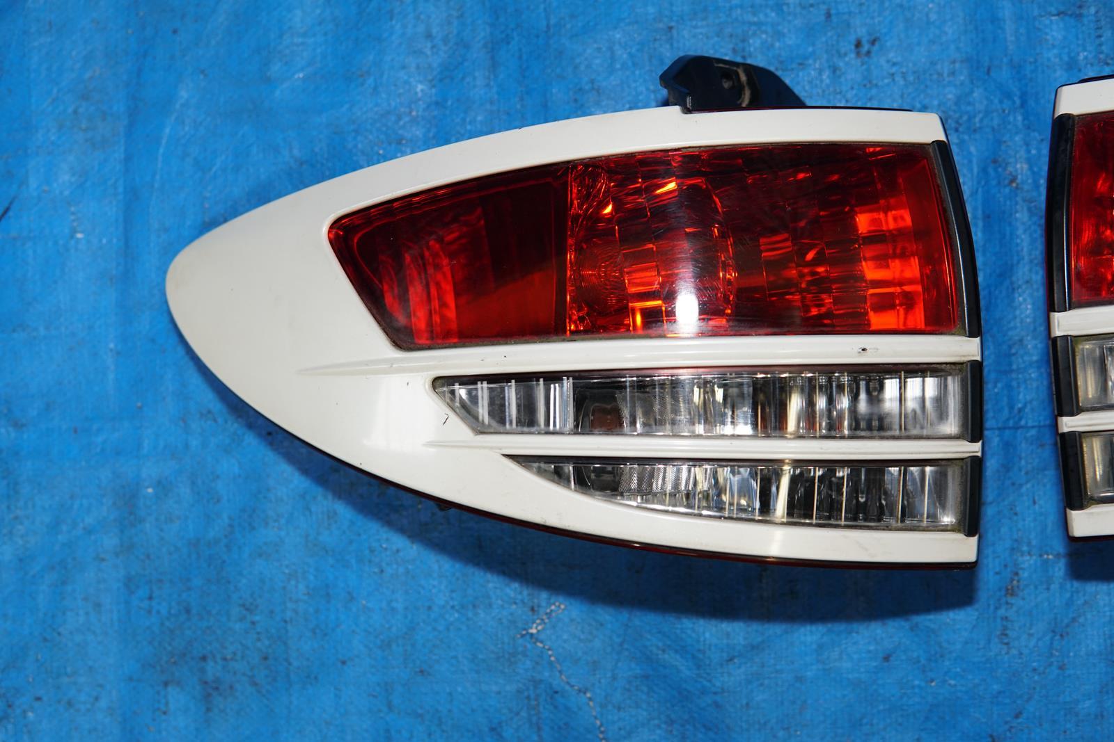 JDM Toyota EstimaTail Lights Outer Tail Lamps OEM