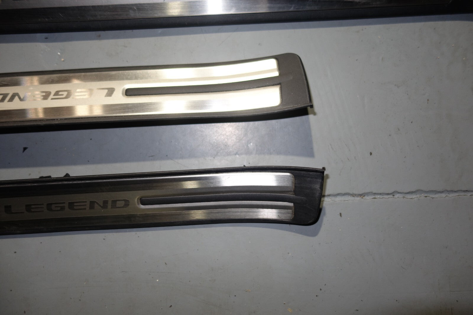 JDM ACURA RL HONDA LEGEND KB1 OEM DOOR SILLS TRIM SCUFF PLATES SIDE STEPS 05-08