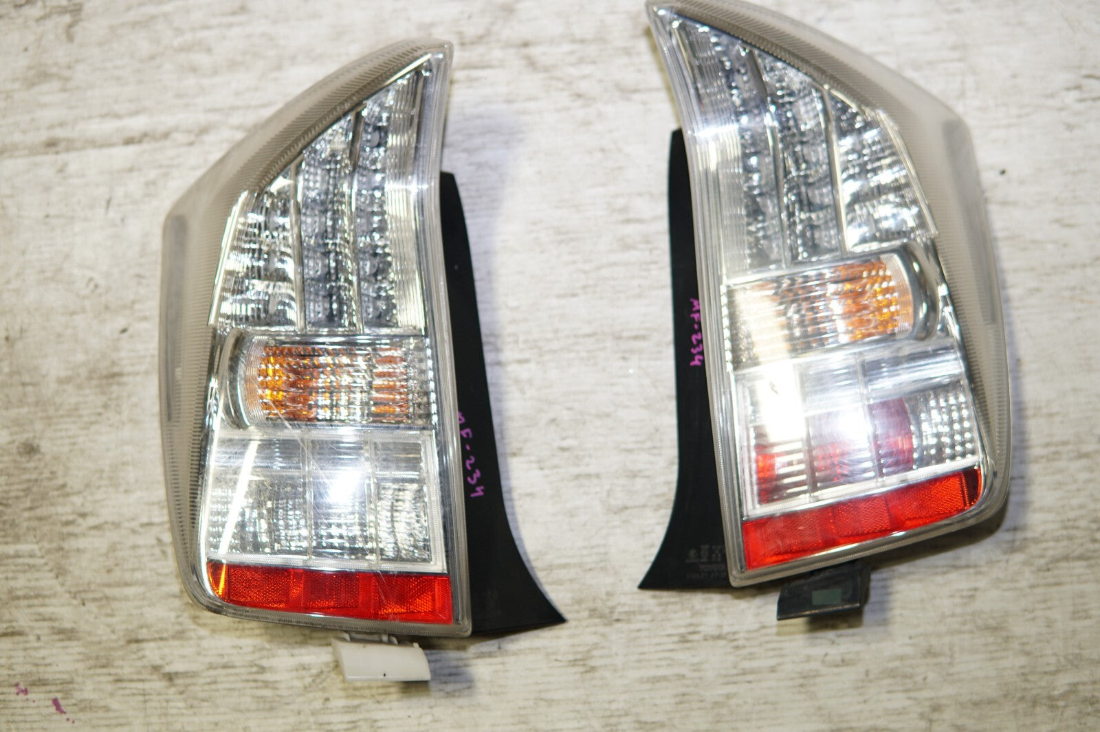 JDM Toyota Prius Tail Lights Tail Lamps ZVW30 Left & Right 2010-2015 MF-234