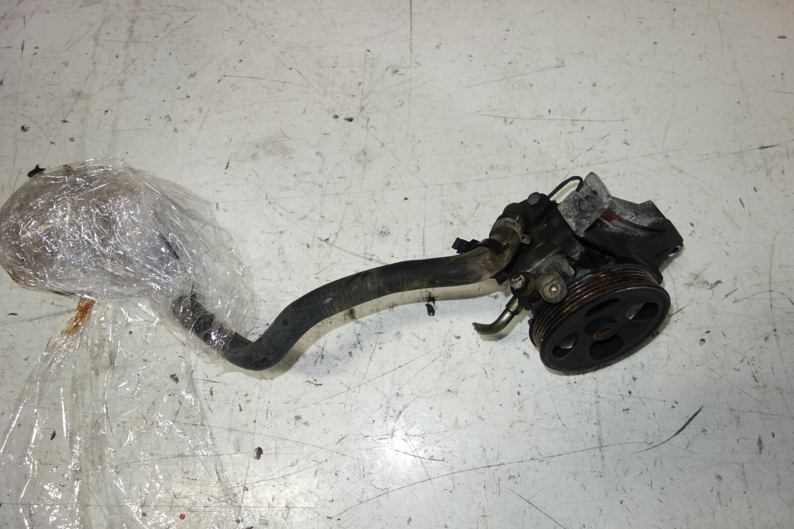 JDM Subaru Legacy B4 EJ208 EJ206 Twin Turbo Power Steering Pump 2000-2004