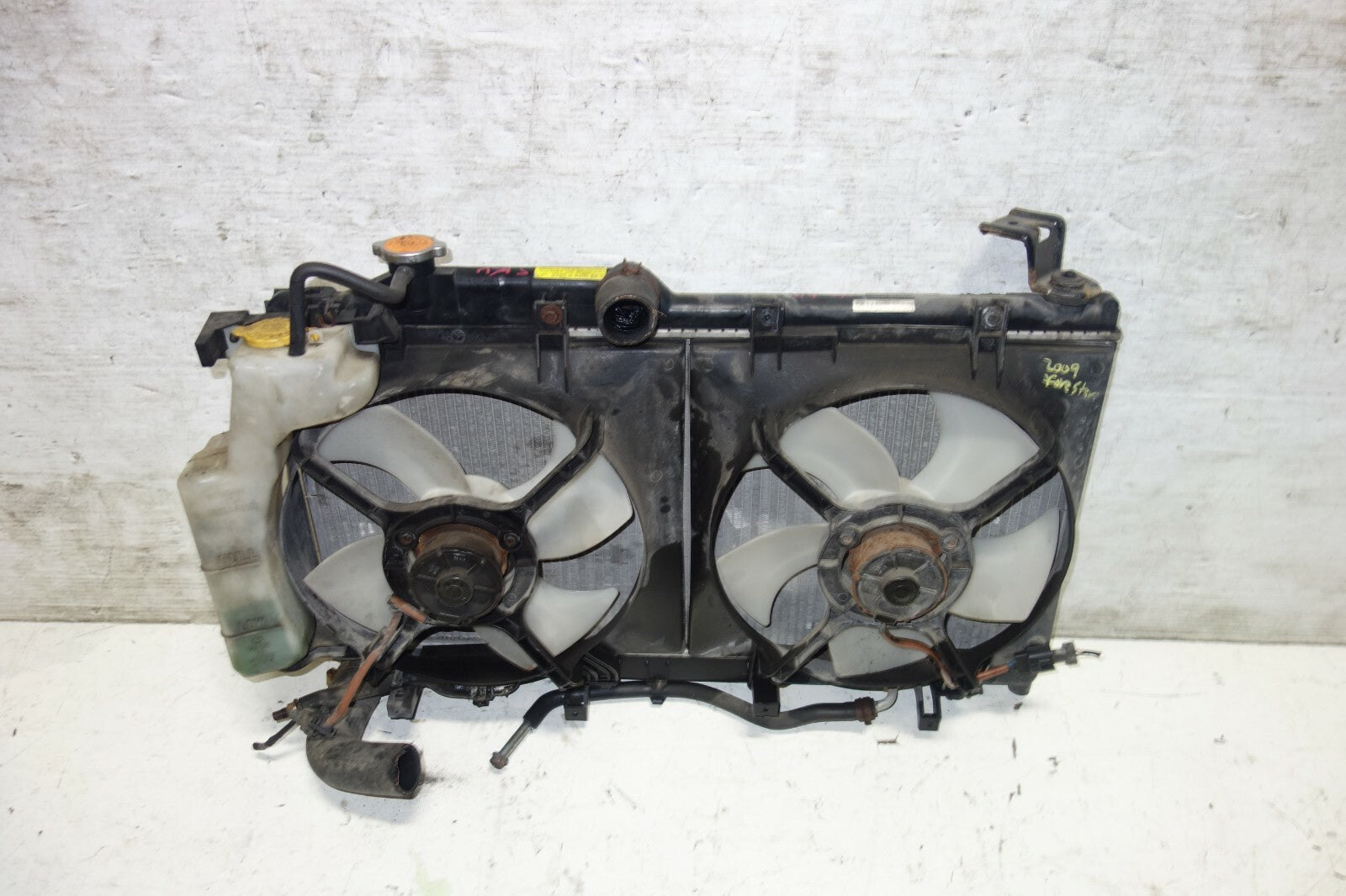 Subaru Forester Genuine Radiator Rad With Fans A/T Non-turbo 2009-2013