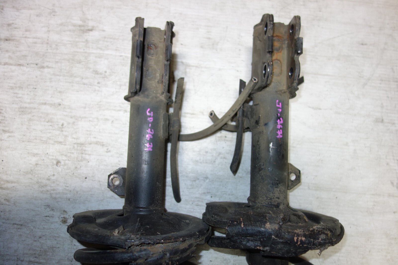 JDM Toyota Celica Front Strut Shocks Springs Pair ST202 ZZT230 2000-2005