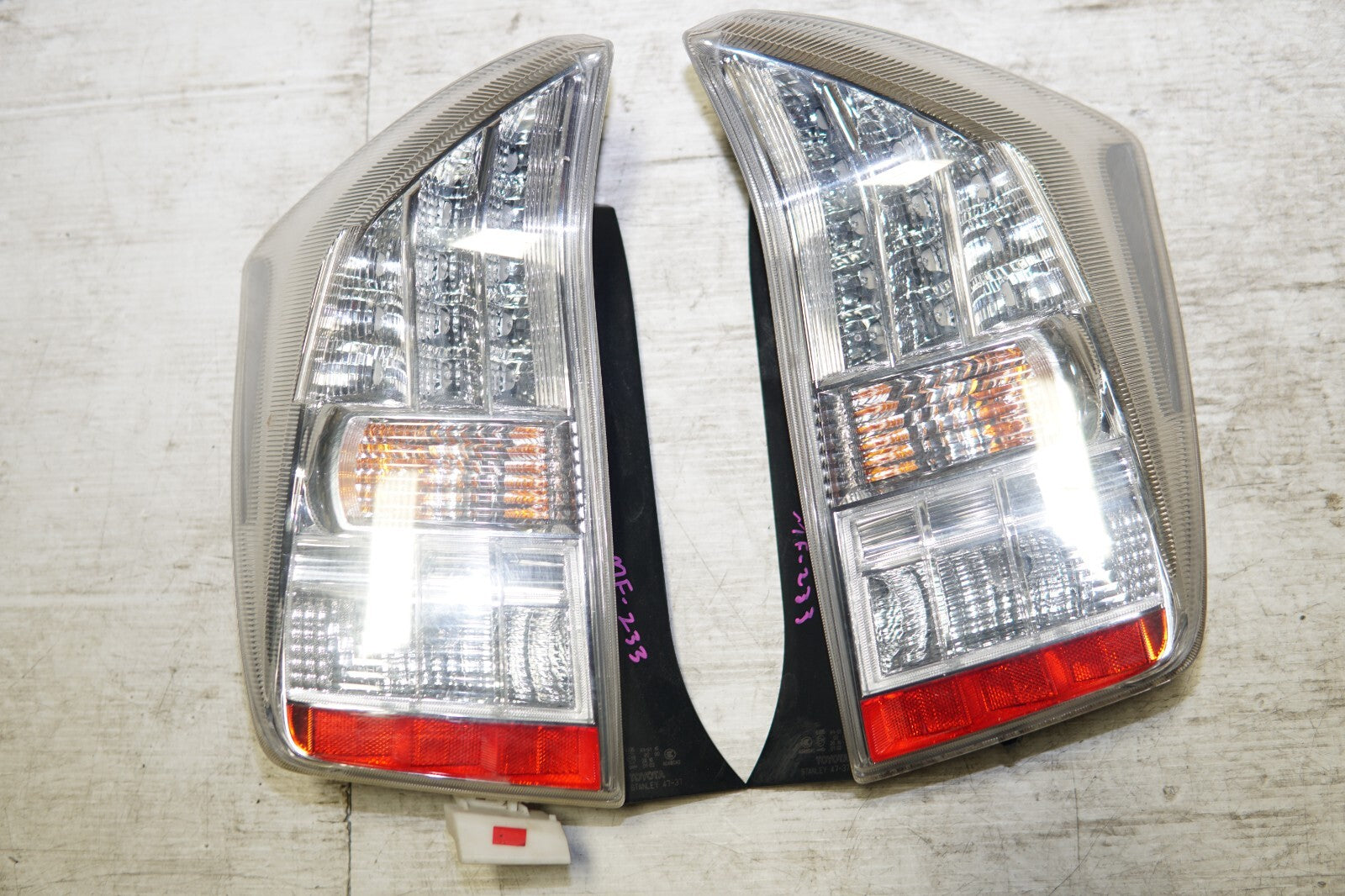 JDM 2010-2015 TOYOTA PRIUS OEM TAIL LIGHTS TAIL LAMPS ZVW30 LEFT & RIGHT