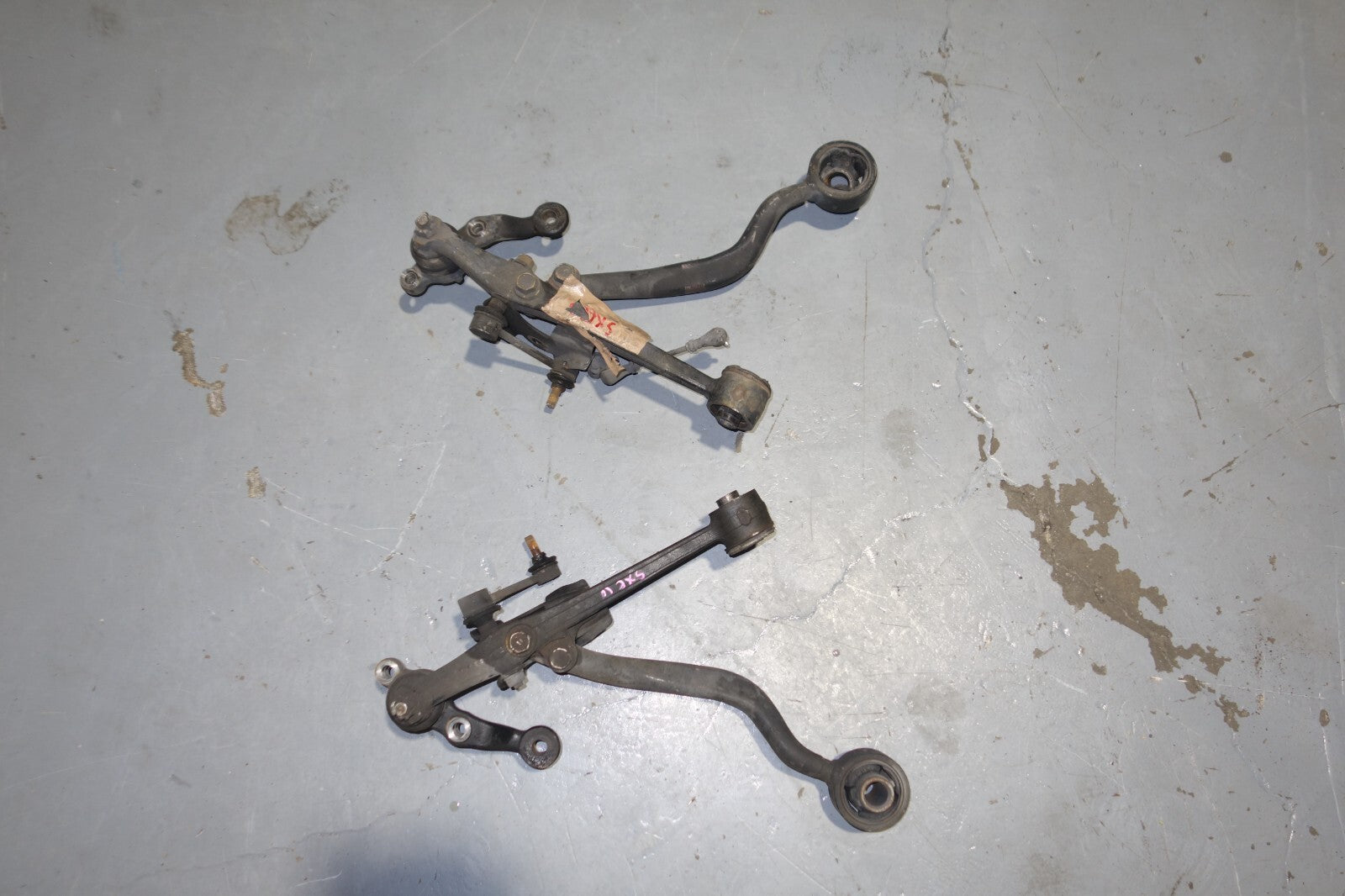 JDM 01-05 LEXUS IS300 OEM FRONT LOWER CONTROL ARM LEFT & RIGHT SXE10 ALTEZZA