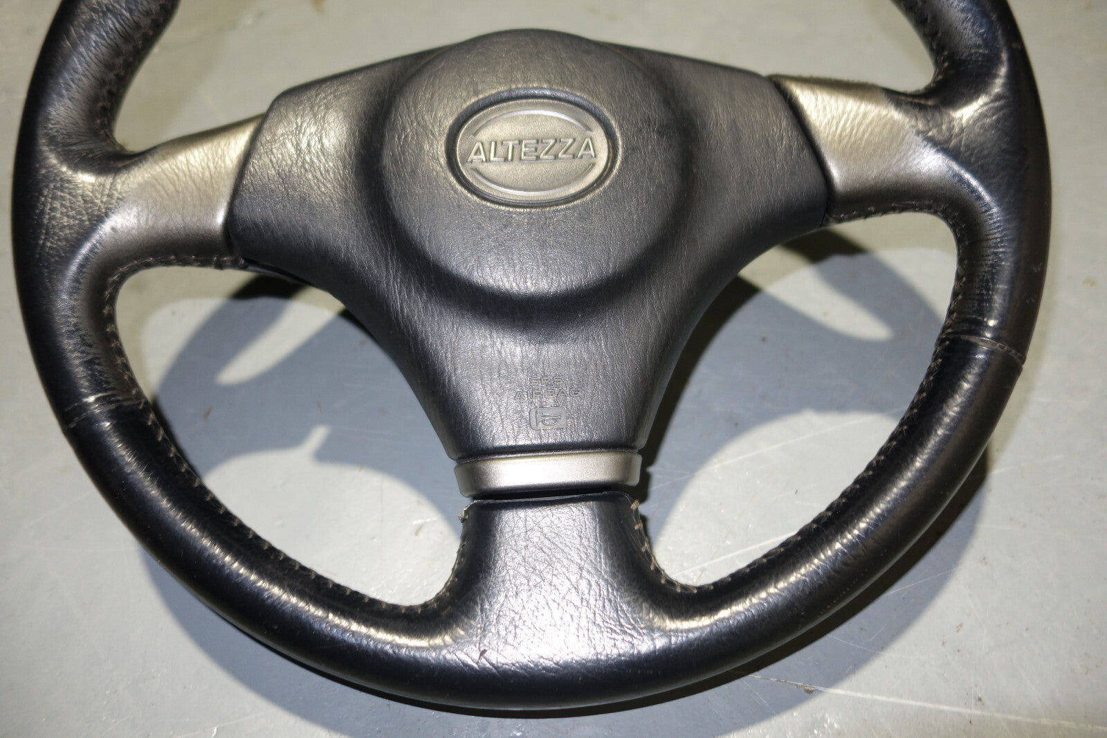 JDM Toyota Altezza Lexus IS300 Steering Wheel SXE10 2001 2002 2003 2004 2005