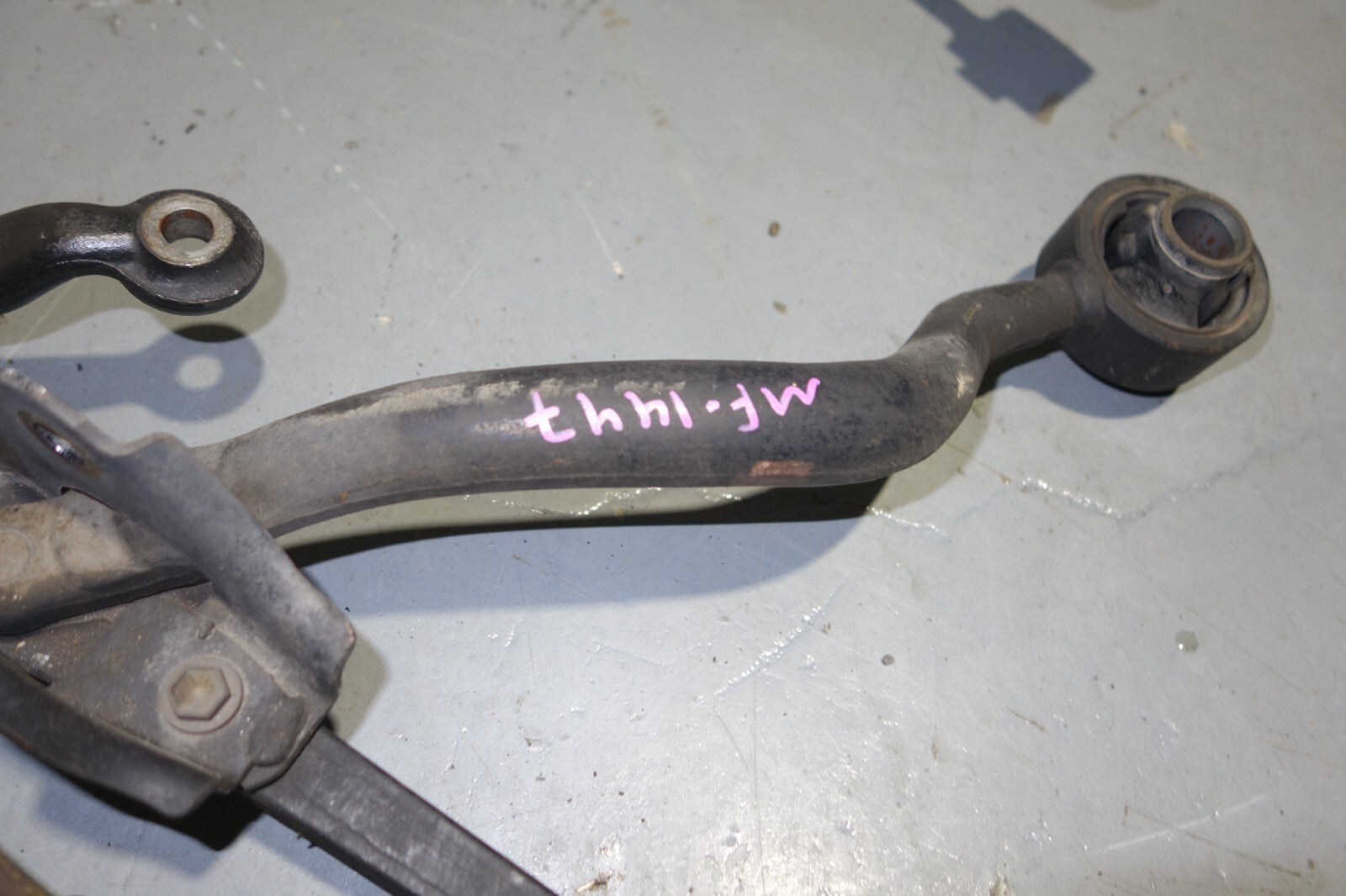 JDM 01-05 LEXUS IS300 OEM FRONT LOWER CONTROL ARM LEFT & RIGHT SXE10 ALTEZZA