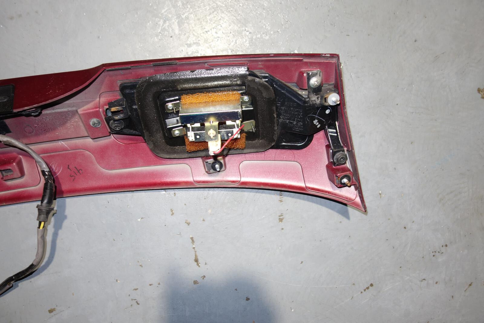 JDM Subaru Legacy Outback BP Rear Center Garnish Tail Lights Reverse 2005-2009