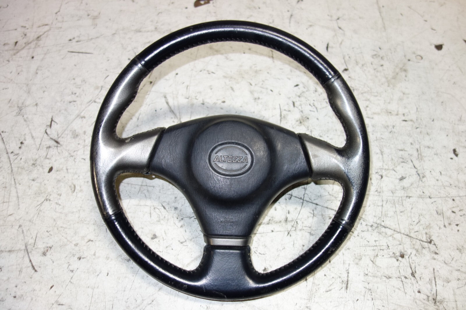 JDM 2001-2005 LEXUS IS300 TOYOTA ALTEZZA SXE10 STEERING WHEEL & HUB Fits:IS300