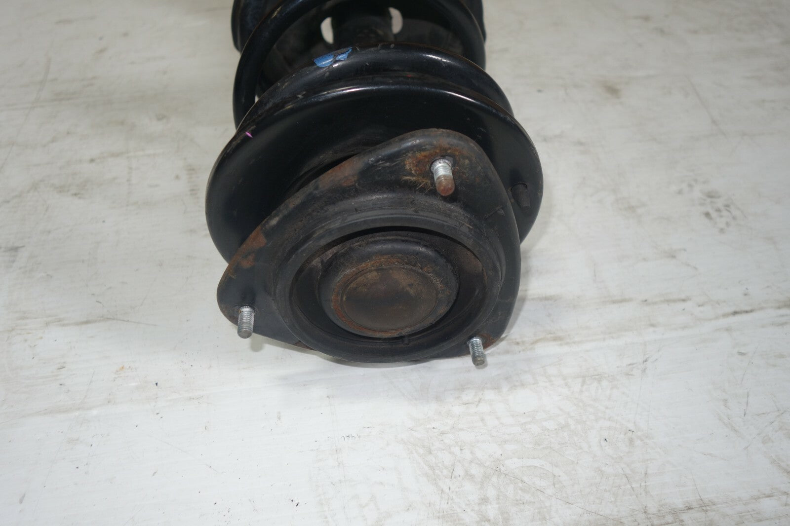 JDM 05-09 SUBARU LEGACY OUTBACK KYB FRONT RIGHT SIDE SHOCK STRUT ASSEMBLY WAGON