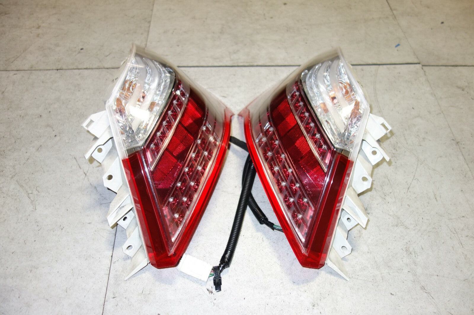JDM 2009-2012 ACURA RL KB2 OEM TAIL LIGHTS HONDA LEGEND TAIL LAMPS LEFT & RIGHT