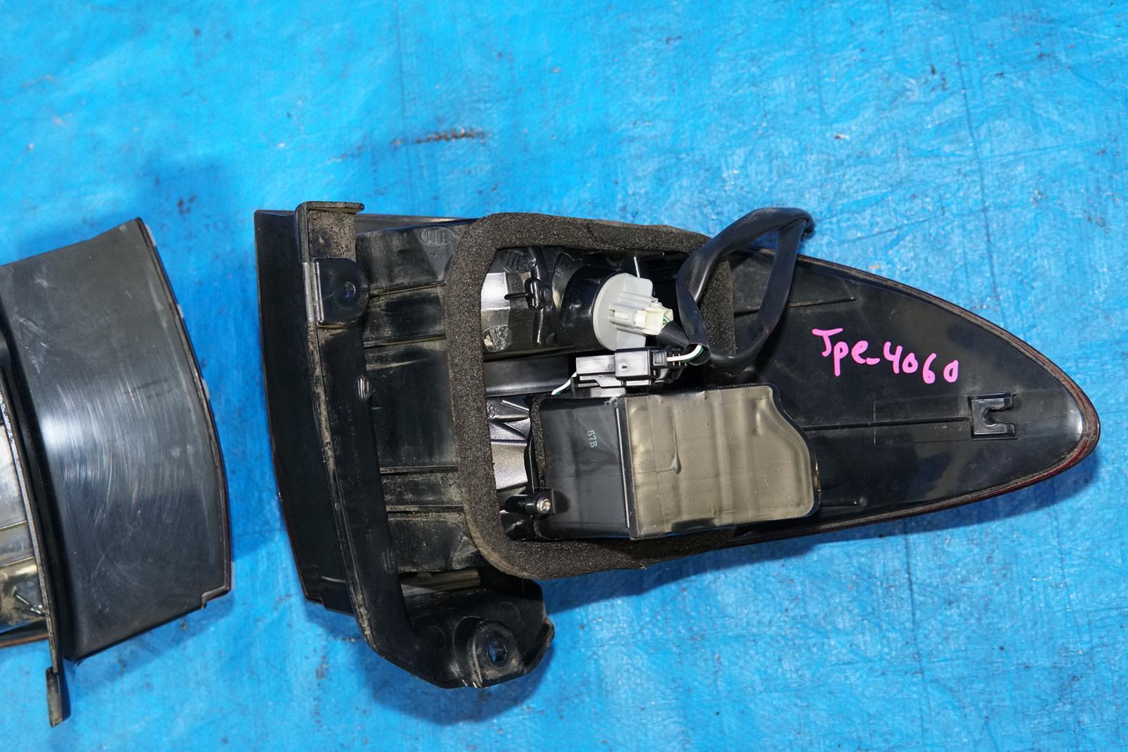 JDM Toyota EstimaTail Lights Outer Tail Lamps OEM
