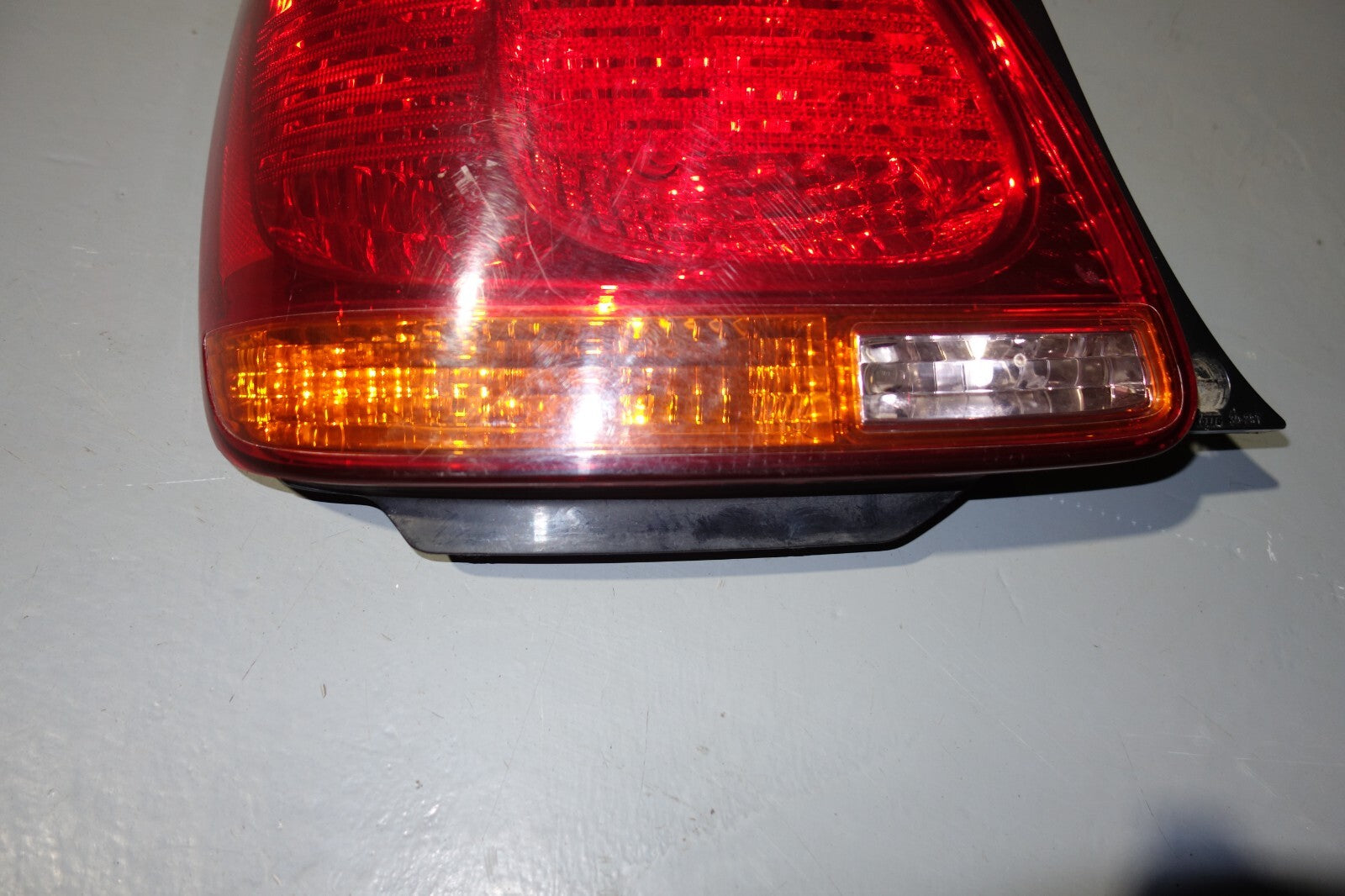 JDM 98-05 TOYOTA ARISTO TAIL LIGHT LEFT SIDE LEXUS GS300 GS400 GS430 TAIL LIGHT