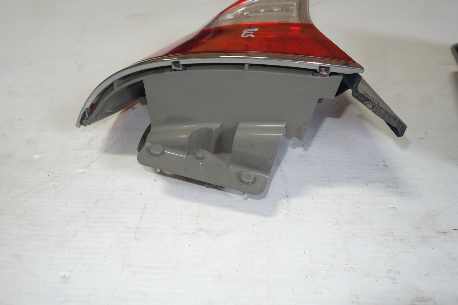 JDM 2005-2009 SUBARU LEGACY BL5 OEM USED TAIL LIGHTS LAMPS 4 DOOR SEDAN