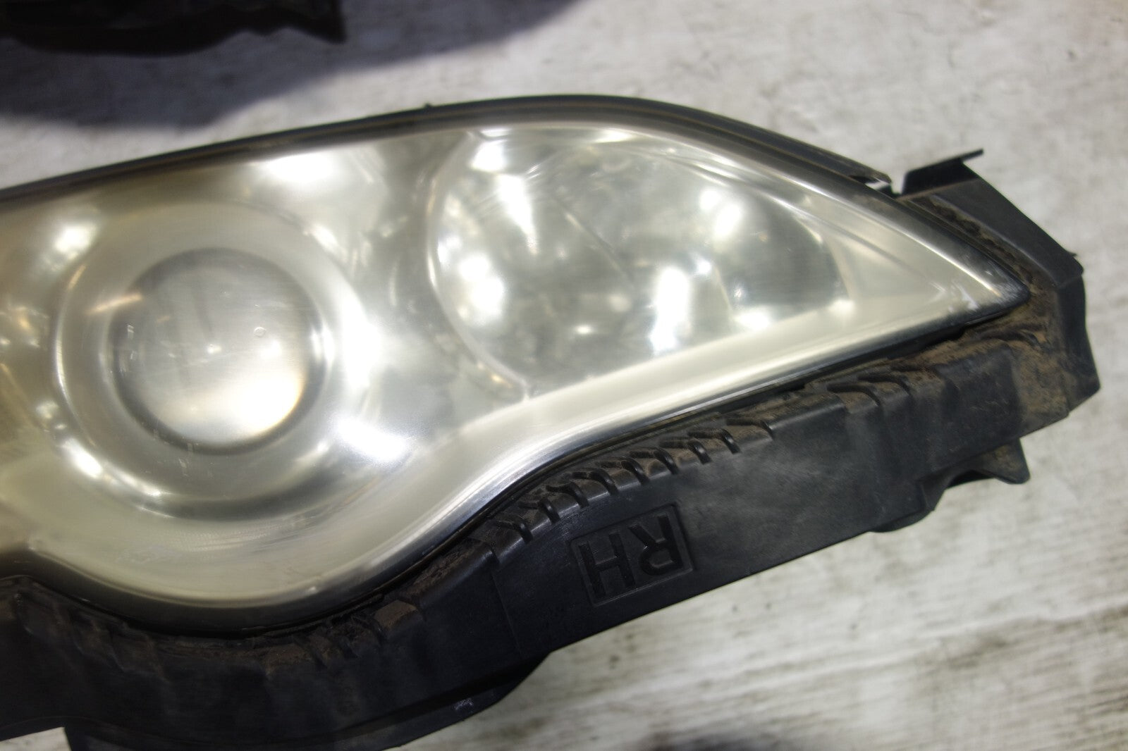 JDM Subaru Legacy Outback Hid Clear Headlights Lamps OEM 2008-2009